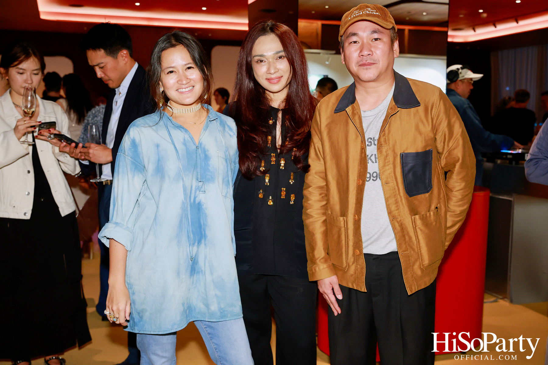 ครั้งแรกในไทยกับนิทรรศการ Over the Top โดย Tomo Campbell