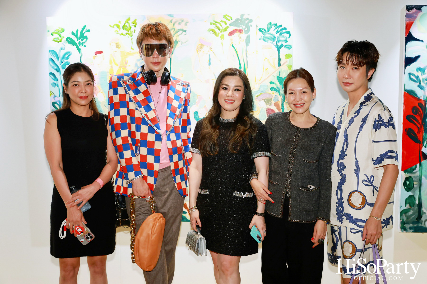 ครั้งแรกในไทยกับนิทรรศการ Over the Top โดย Tomo Campbell