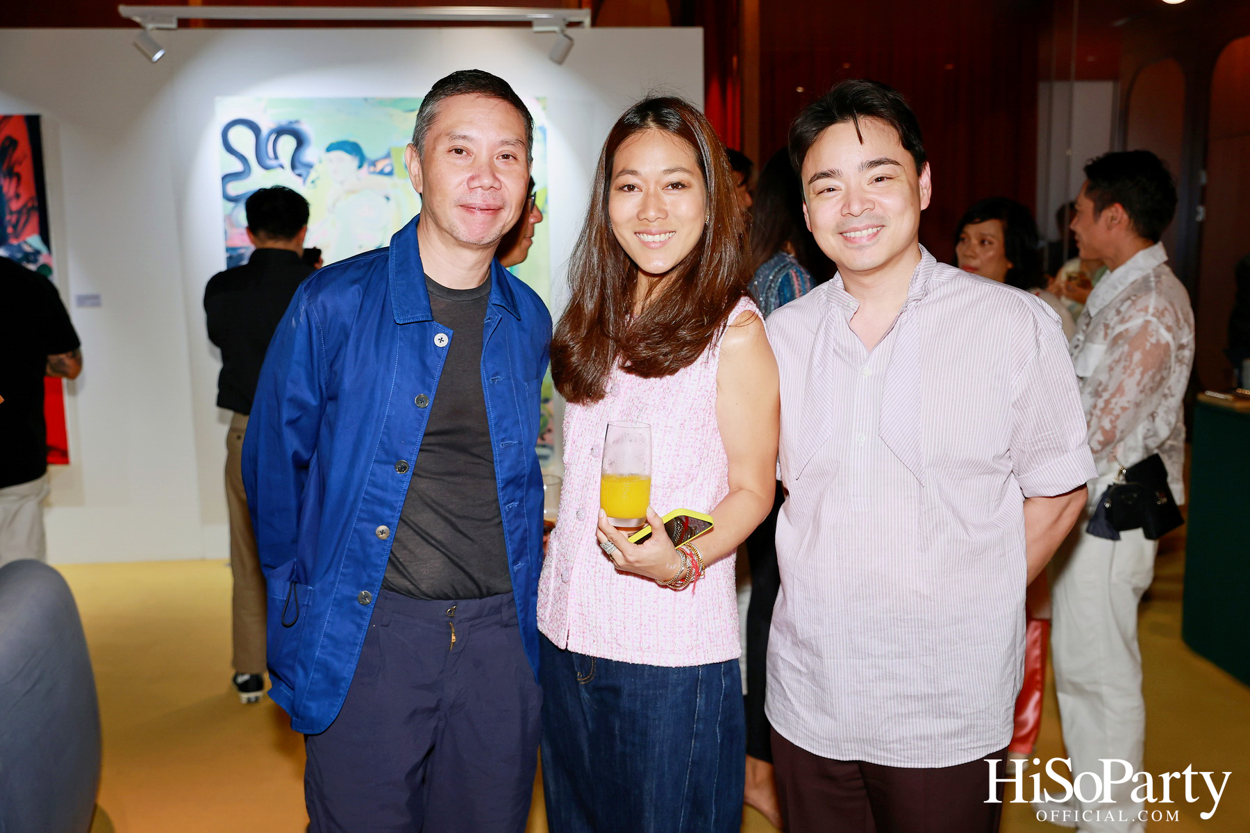 ครั้งแรกในไทยกับนิทรรศการ Over the Top โดย Tomo Campbell