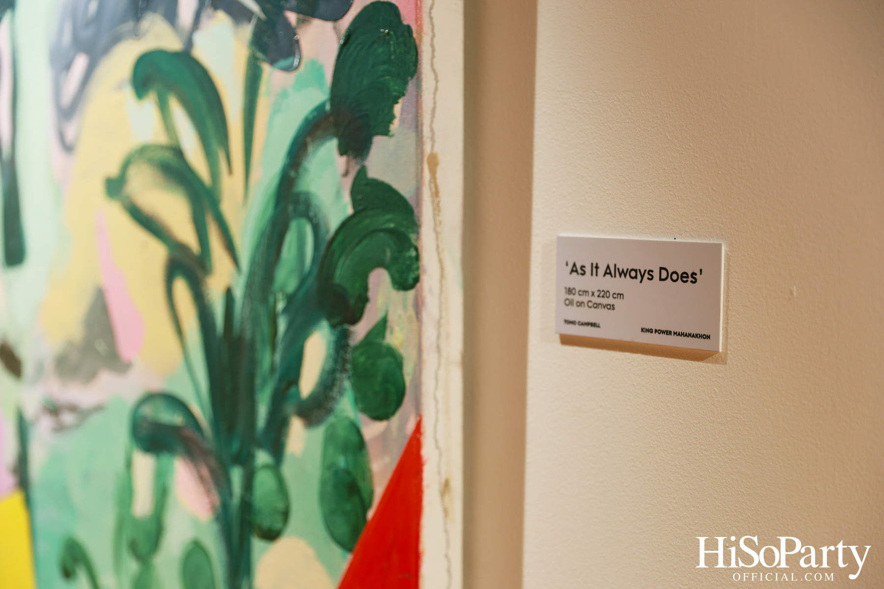 ครั้งแรกในไทยกับนิทรรศการ Over the Top โดย Tomo Campbell