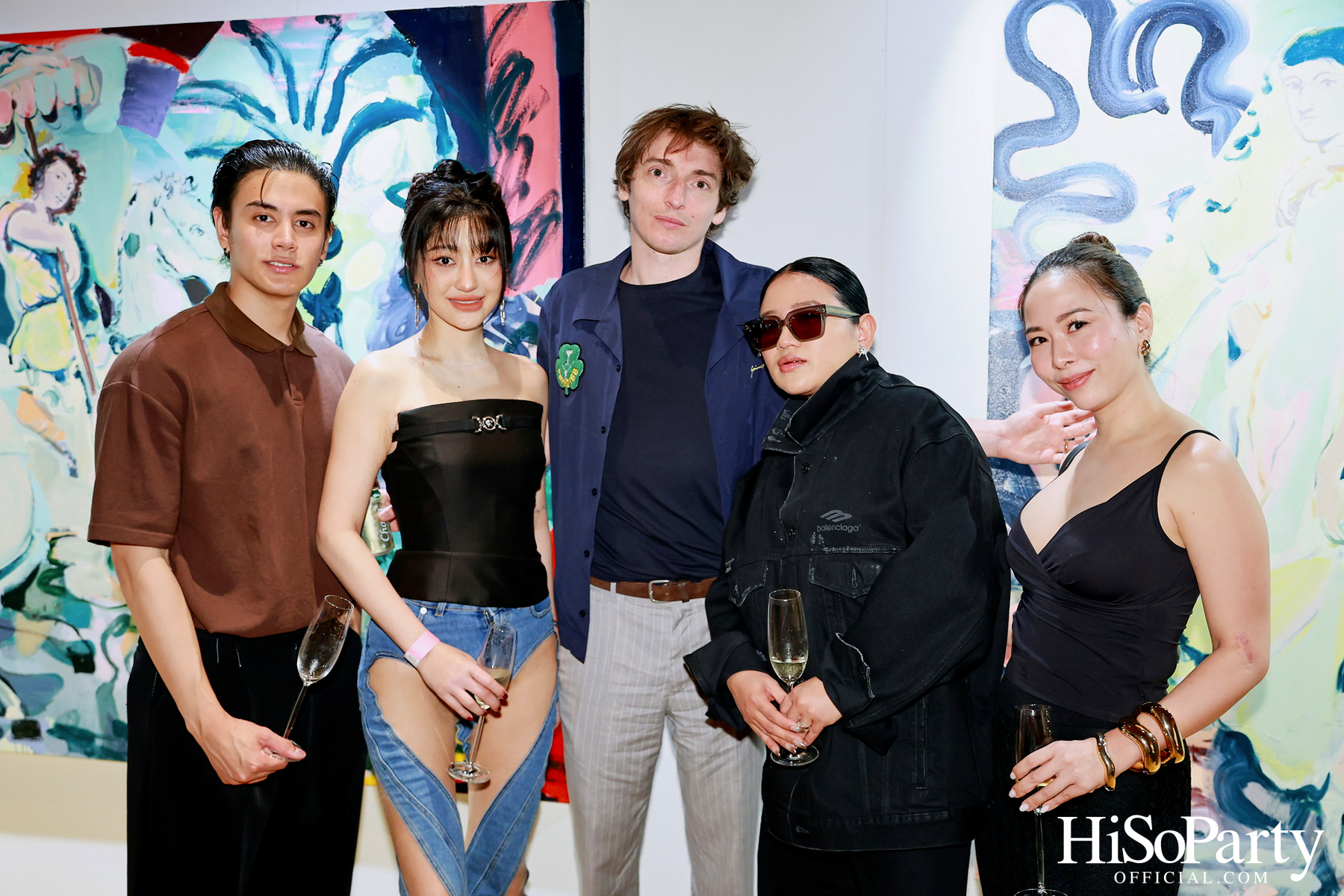 ครั้งแรกในไทยกับนิทรรศการ Over the Top โดย Tomo Campbell