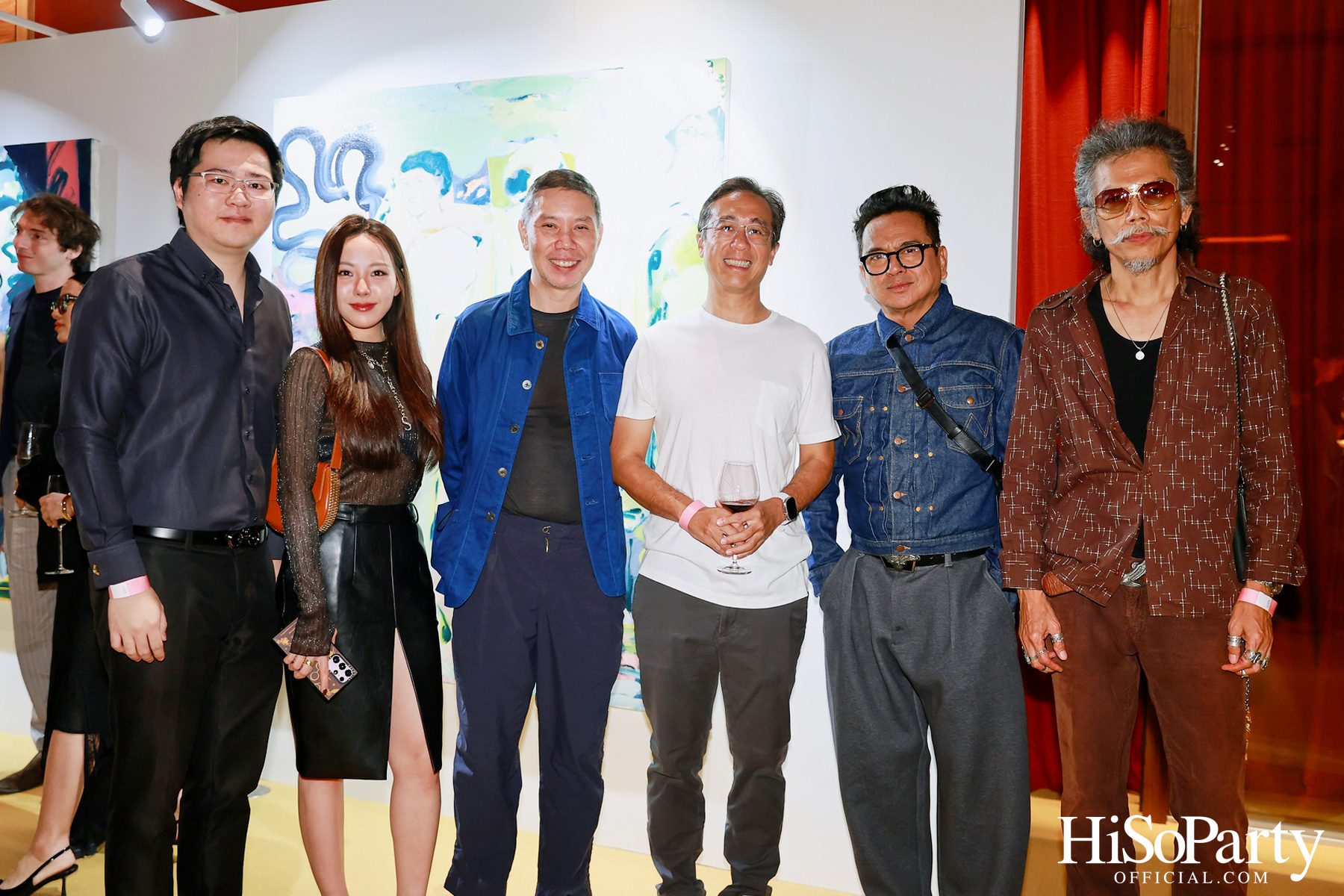 ครั้งแรกในไทยกับนิทรรศการ Over the Top โดย Tomo Campbell