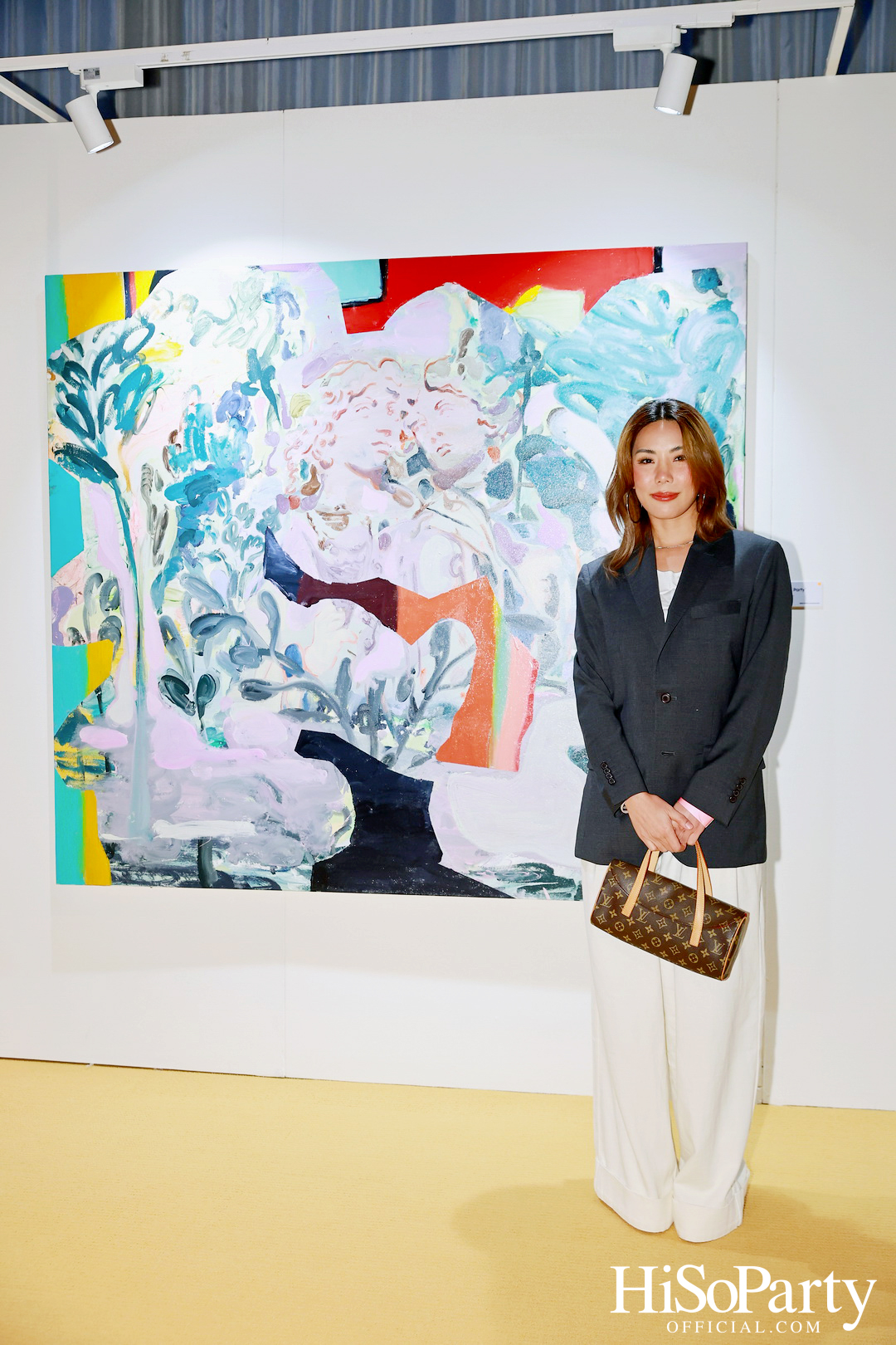 ครั้งแรกในไทยกับนิทรรศการ Over the Top โดย Tomo Campbell