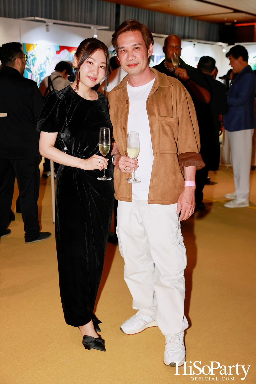 ครั้งแรกในไทยกับนิทรรศการ Over the Top โดย Tomo Campbell