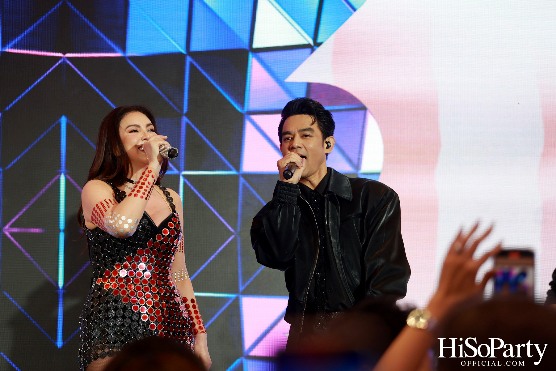 ห้างเซ็นทรัล จัดงาน ‘Central Midnight Sale The Late Night Club Music Experience’ มิวสิกปาร์ตี้ธีมชุดนอนต้อนรับสงกรานต์-ซัมเมอร์