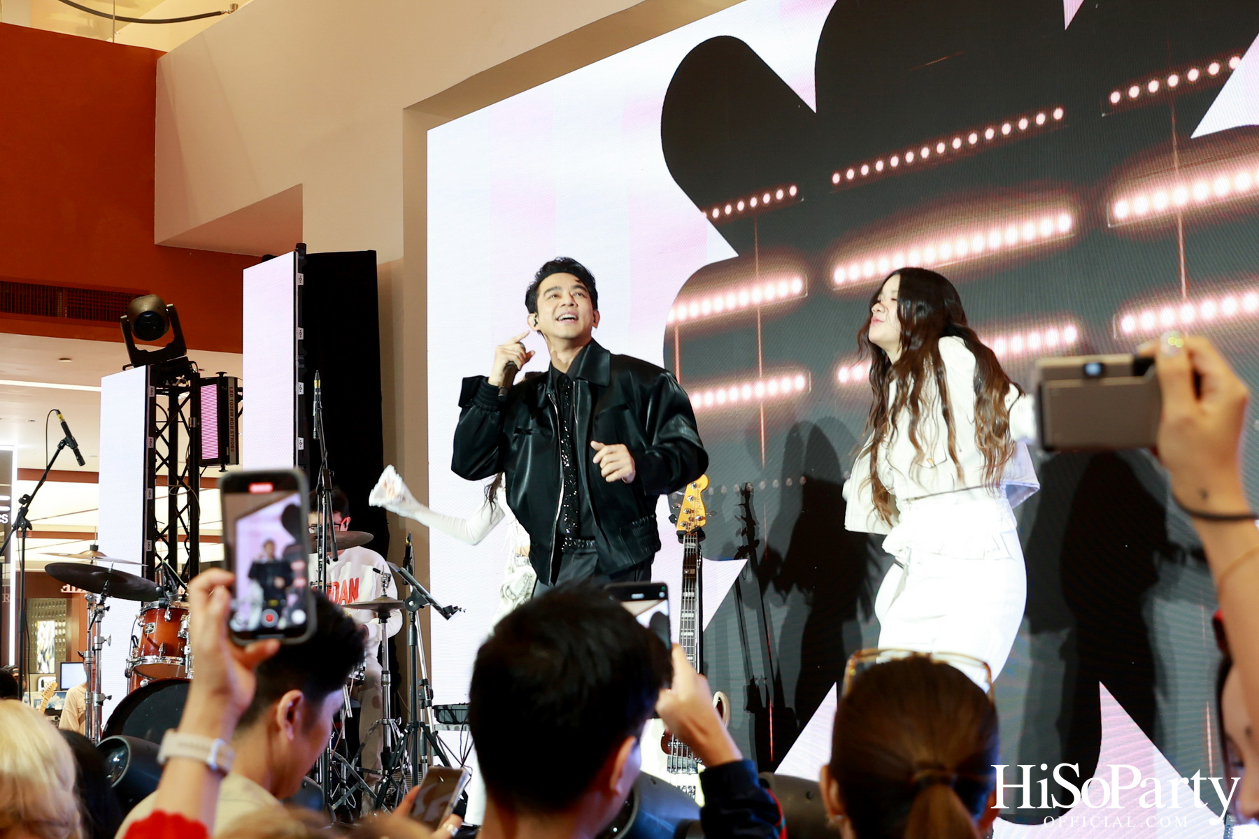 ห้างเซ็นทรัล จัดงาน ‘Central Midnight Sale The Late Night Club Music Experience’ มิวสิกปาร์ตี้ธีมชุดนอนต้อนรับสงกรานต์-ซัมเมอร์