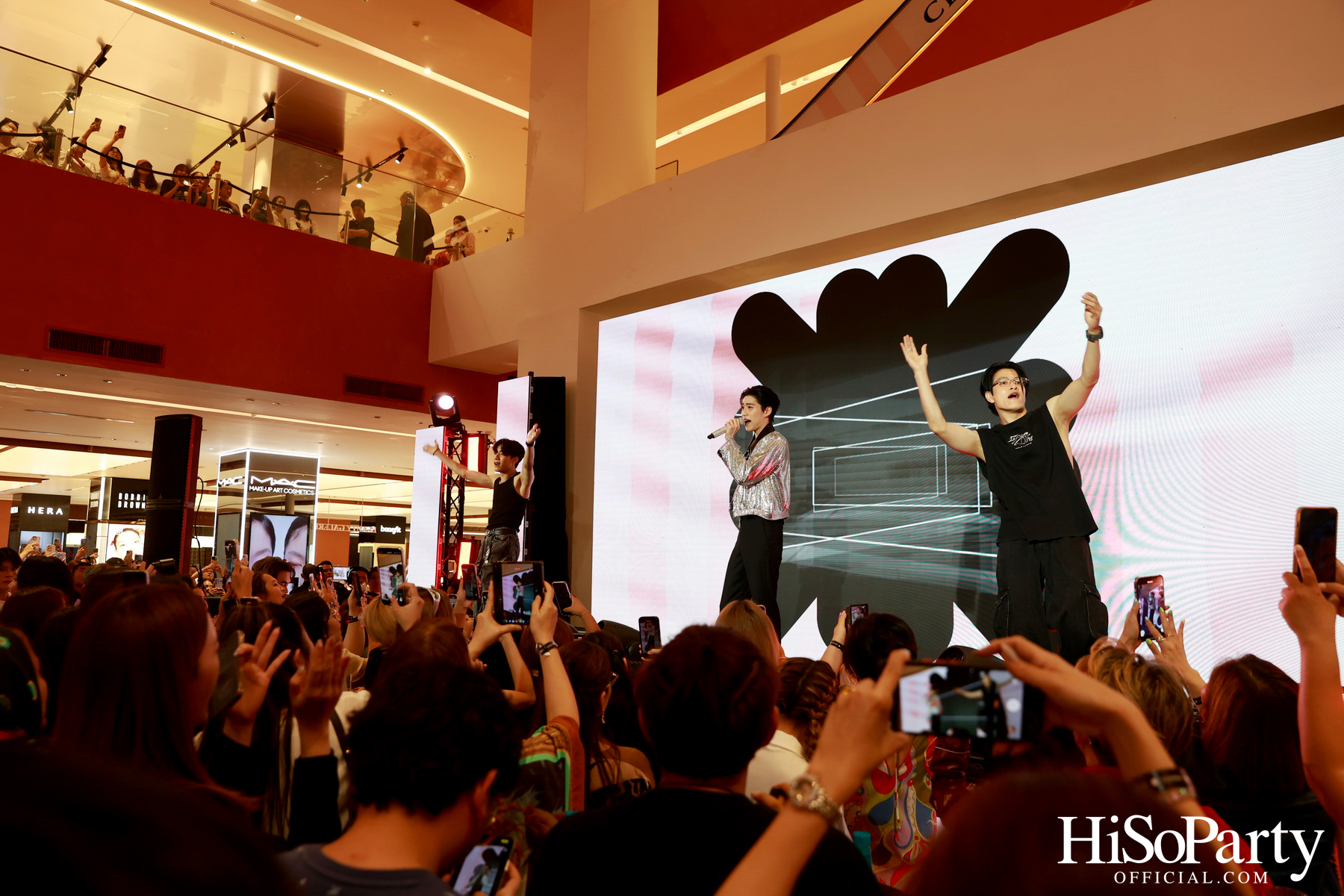 ห้างเซ็นทรัล จัดงาน ‘Central Midnight Sale The Late Night Club Music Experience’ มิวสิกปาร์ตี้ธีมชุดนอนต้อนรับสงกรานต์-ซัมเมอร์