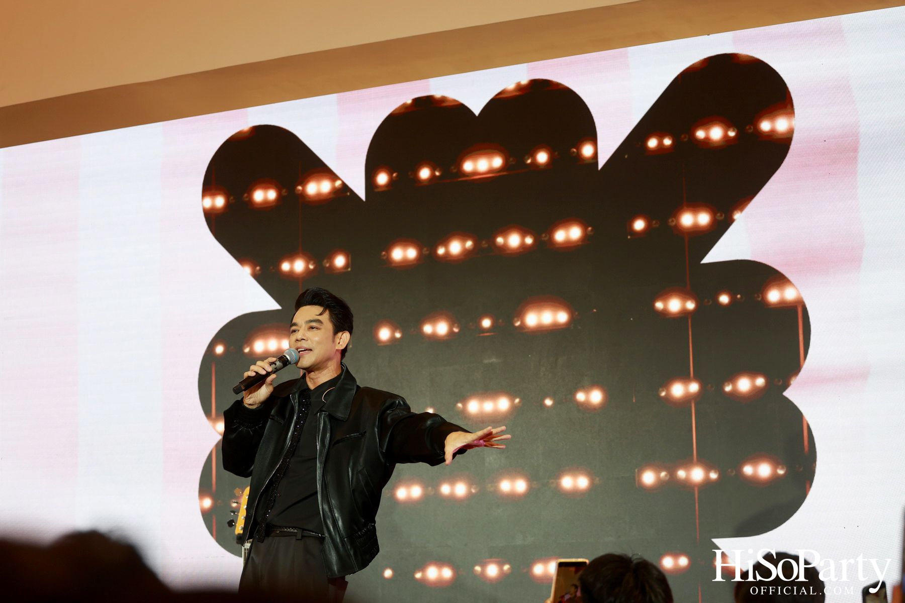 ห้างเซ็นทรัล จัดงาน ‘Central Midnight Sale The Late Night Club Music Experience’ มิวสิกปาร์ตี้ธีมชุดนอนต้อนรับสงกรานต์-ซัมเมอร์