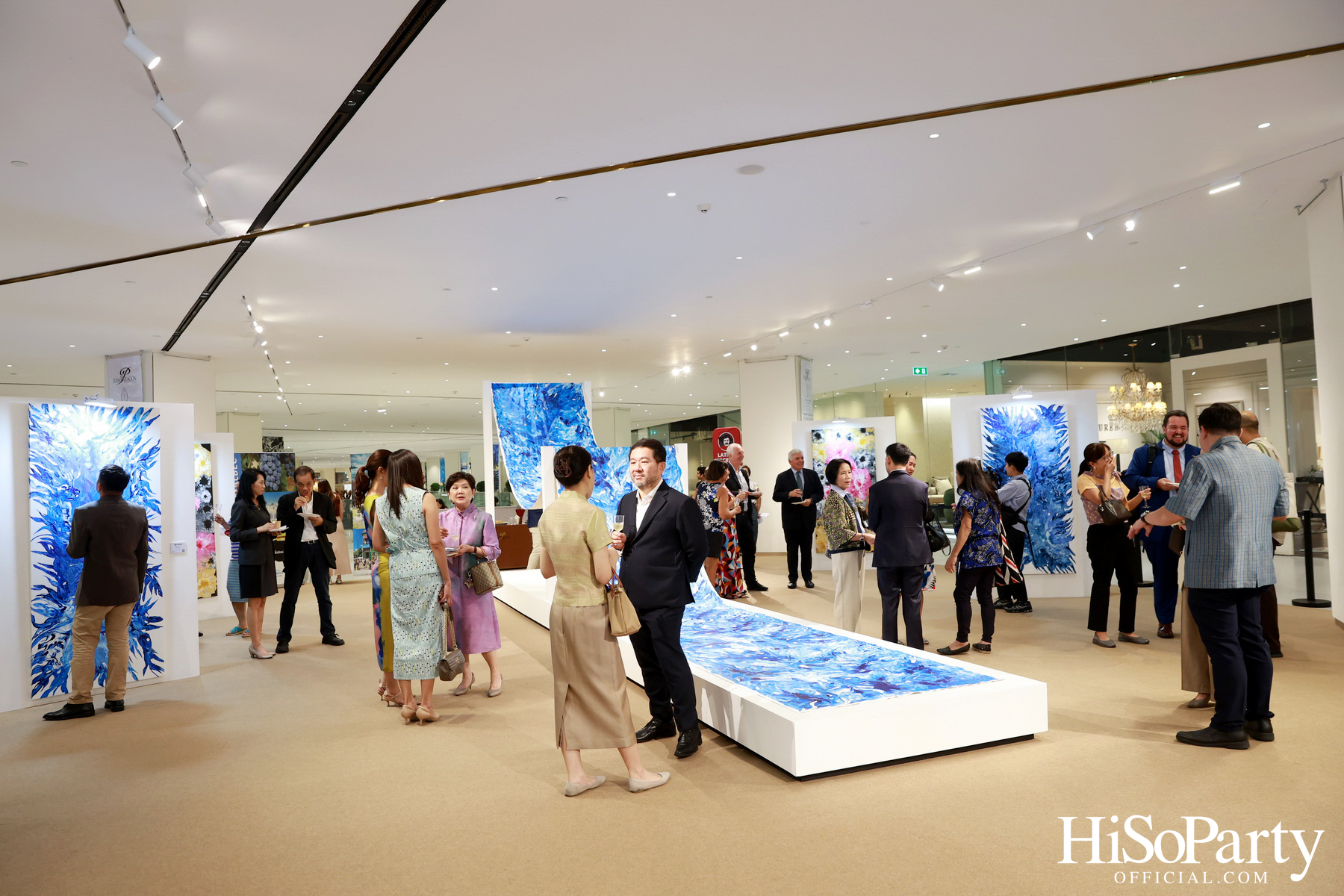 งานเปิดนิทรรศการ Songkran Water & Petals