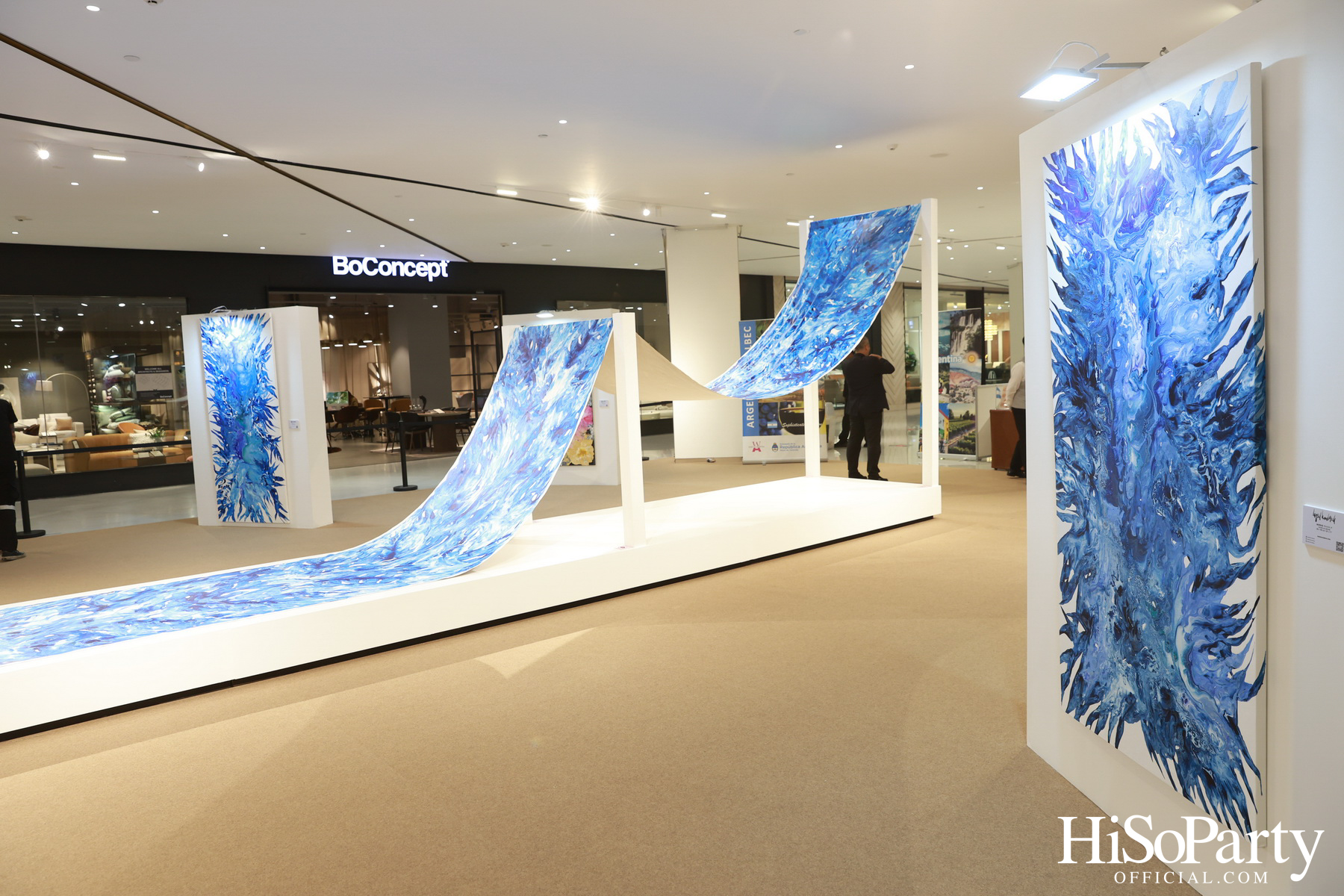 งานเปิดนิทรรศการ Songkran Water & Petals