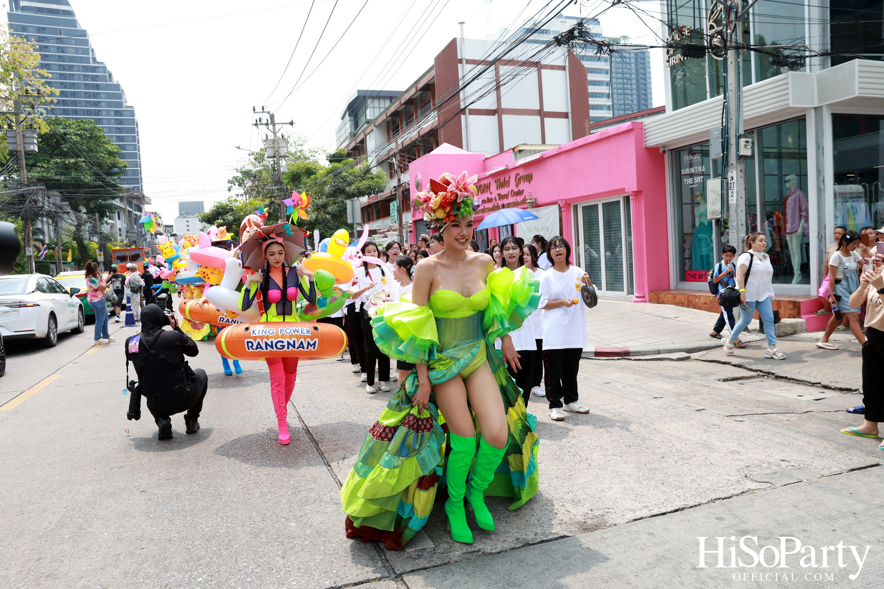 คิง เพาเวอร์ เปิดฉากยิ่งใหญ่ ‘อภิมหาสงกรานต์รางน้ำ มโหฬาร มหาสนุก’ ชวนทุกคน ‘สาด เต้น เล่น กิน ช้อป สนุกสุดขีดให้โลกจำ’ วันนี้ – 15 เม.ย. 68