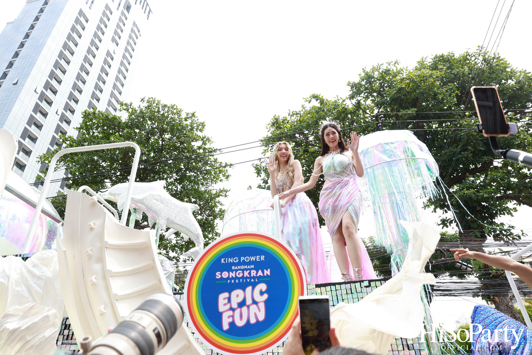 คิง เพาเวอร์ เปิดฉากยิ่งใหญ่ ‘อภิมหาสงกรานต์รางน้ำ มโหฬาร มหาสนุก’ ชวนทุกคน ‘สาด เต้น เล่น กิน ช้อป สนุกสุดขีดให้โลกจำ’ วันนี้ – 15 เม.ย. 68