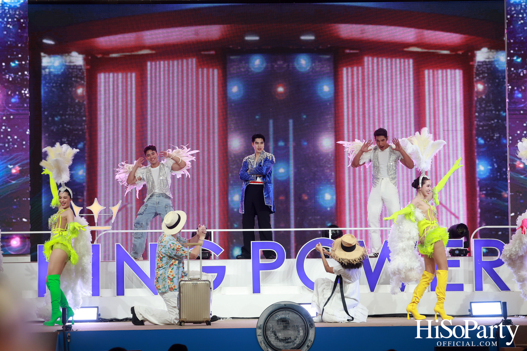 คิง เพาเวอร์ เปิดฉากยิ่งใหญ่ ‘อภิมหาสงกรานต์รางน้ำ มโหฬาร มหาสนุก’ ชวนทุกคน ‘สาด เต้น เล่น กิน ช้อป สนุกสุดขีดให้โลกจำ’ วันนี้ – 15 เม.ย. 68