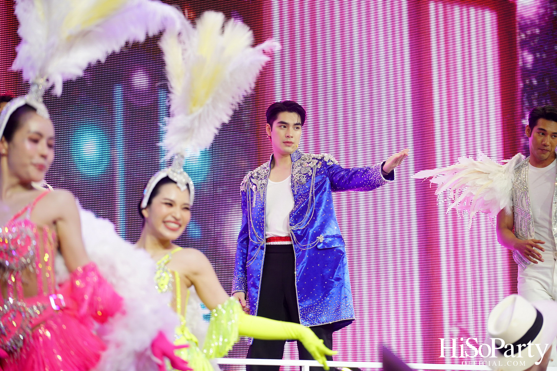 คิง เพาเวอร์ เปิดฉากยิ่งใหญ่ ‘อภิมหาสงกรานต์รางน้ำ มโหฬาร มหาสนุก’ ชวนทุกคน ‘สาด เต้น เล่น กิน ช้อป สนุกสุดขีดให้โลกจำ’ วันนี้ – 15 เม.ย. 68