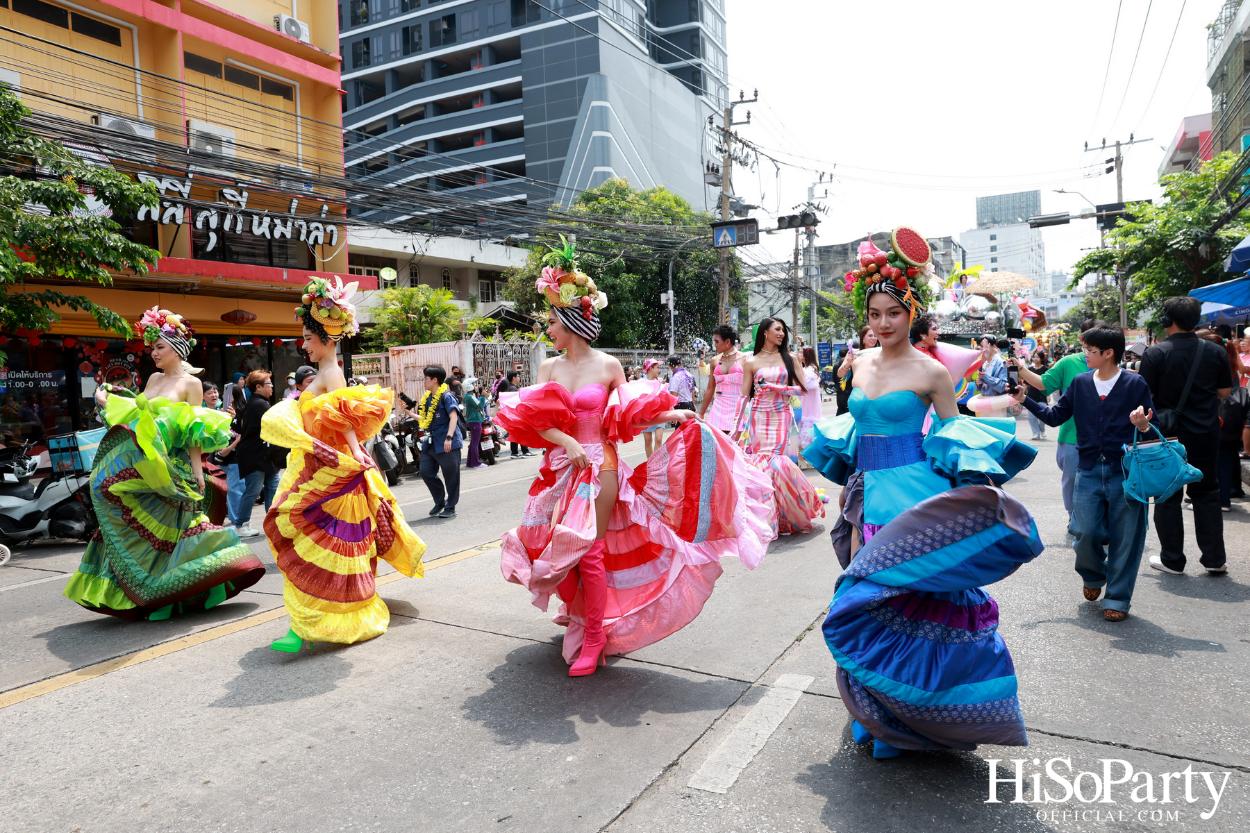 คิง เพาเวอร์ เปิดฉากยิ่งใหญ่ ‘อภิมหาสงกรานต์รางน้ำ มโหฬาร มหาสนุก’ ชวนทุกคน ‘สาด เต้น เล่น กิน ช้อป สนุกสุดขีดให้โลกจำ’ วันนี้ – 15 เม.ย. 68