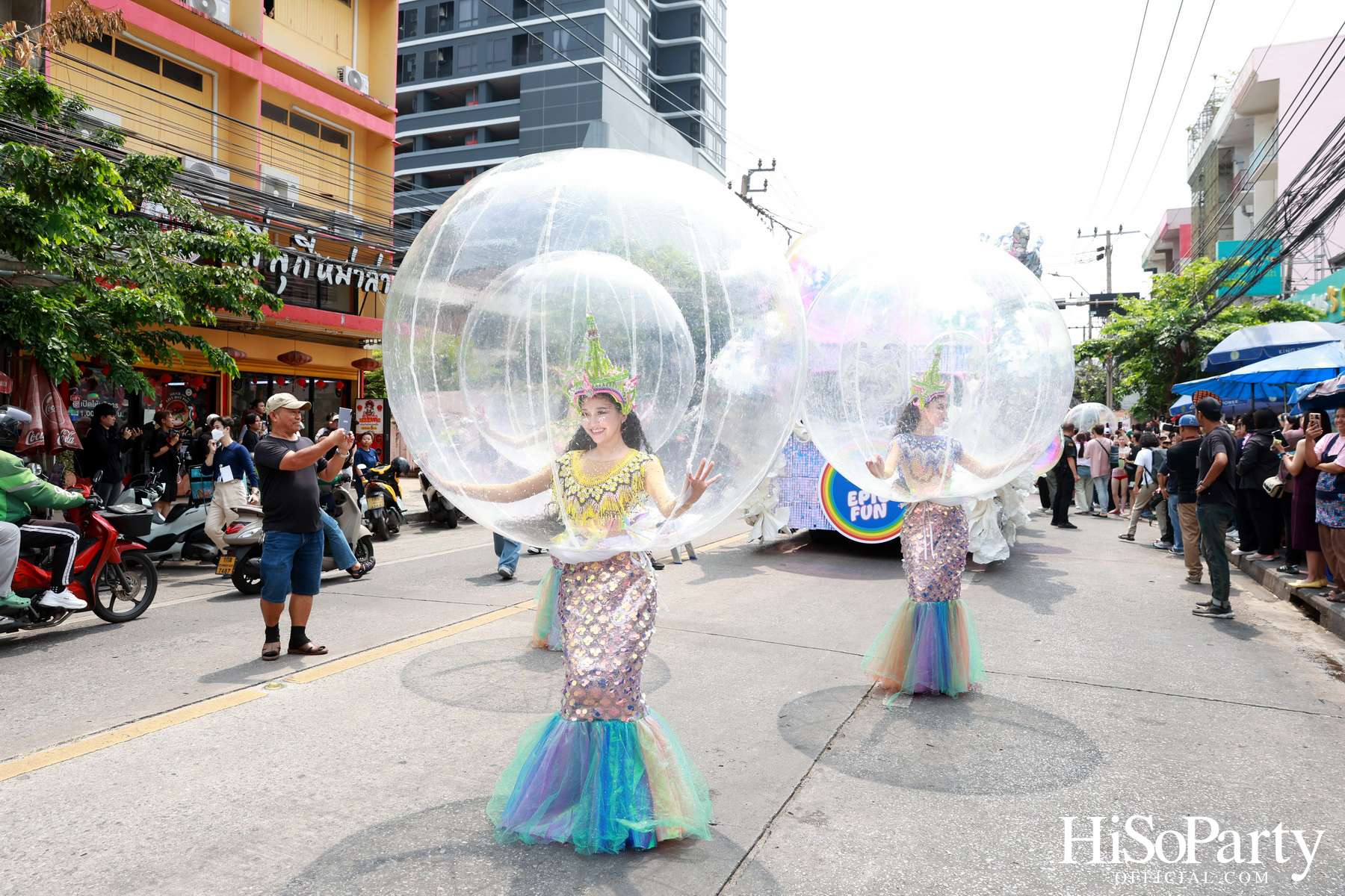 คิง เพาเวอร์ เปิดฉากยิ่งใหญ่ ‘อภิมหาสงกรานต์รางน้ำ มโหฬาร มหาสนุก’ ชวนทุกคน ‘สาด เต้น เล่น กิน ช้อป สนุกสุดขีดให้โลกจำ’ วันนี้ – 15 เม.ย. 68