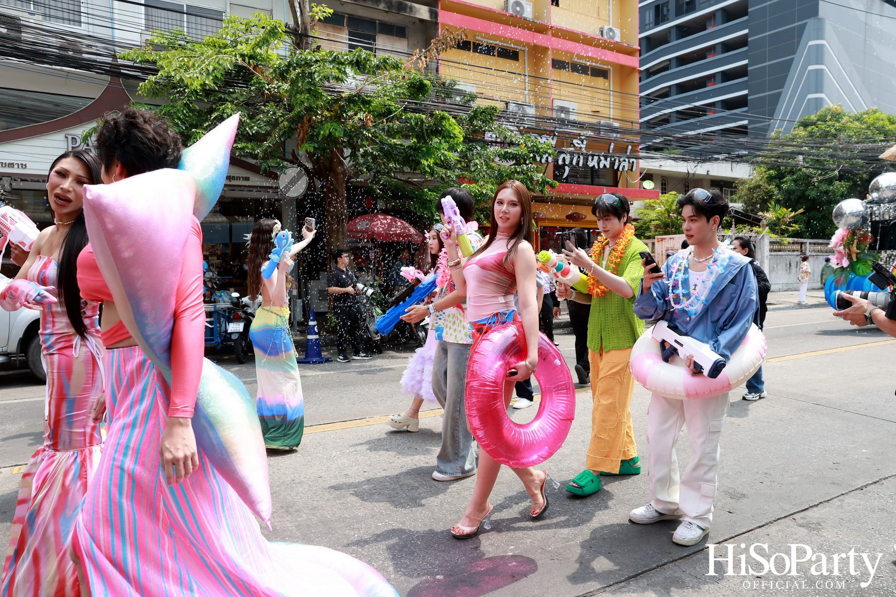 คิง เพาเวอร์ เปิดฉากยิ่งใหญ่ ‘อภิมหาสงกรานต์รางน้ำ มโหฬาร มหาสนุก’ ชวนทุกคน ‘สาด เต้น เล่น กิน ช้อป สนุกสุดขีดให้โลกจำ’ วันนี้ – 15 เม.ย. 68