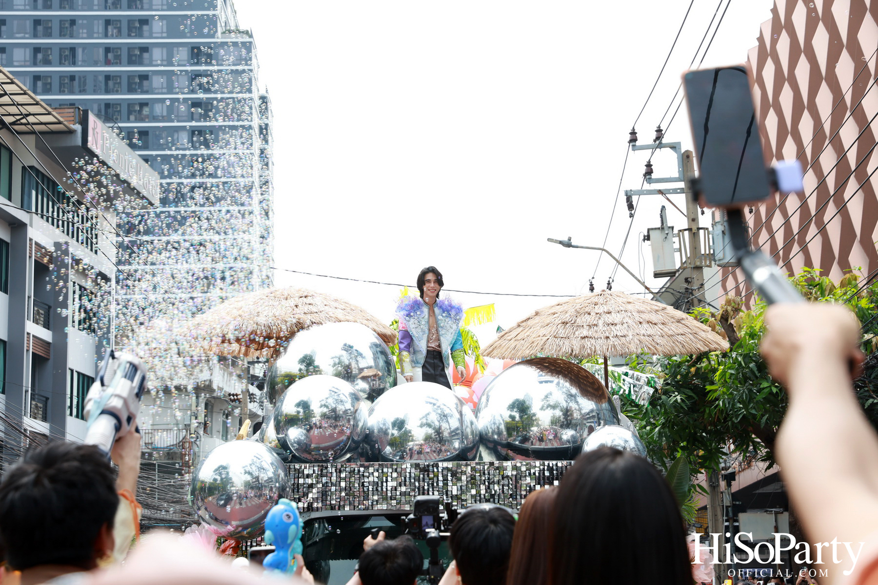 คิง เพาเวอร์ เปิดฉากยิ่งใหญ่ ‘อภิมหาสงกรานต์รางน้ำ มโหฬาร มหาสนุก’ ชวนทุกคน ‘สาด เต้น เล่น กิน ช้อป สนุกสุดขีดให้โลกจำ’ วันนี้ – 15 เม.ย. 68