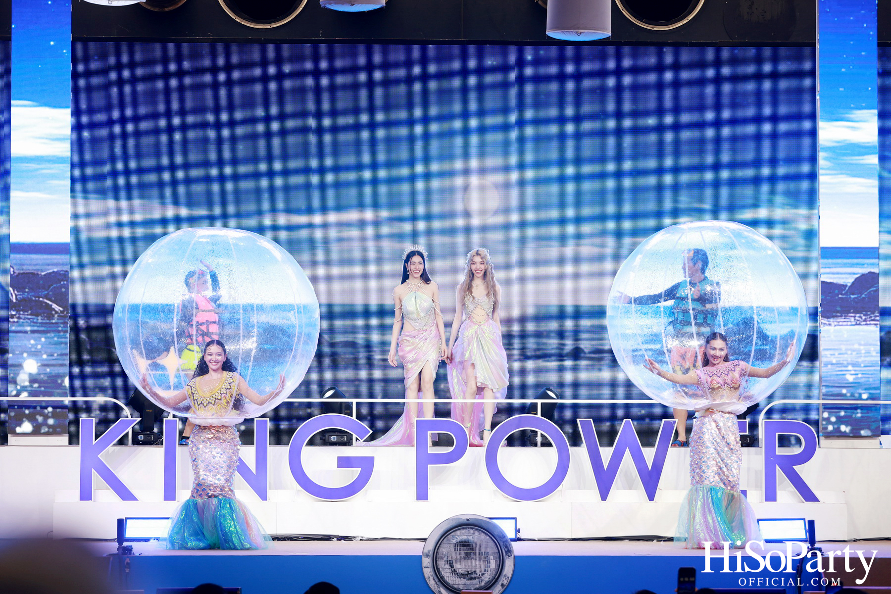 คิง เพาเวอร์ เปิดฉากยิ่งใหญ่ ‘อภิมหาสงกรานต์รางน้ำ มโหฬาร มหาสนุก’ ชวนทุกคน ‘สาด เต้น เล่น กิน ช้อป สนุกสุดขีดให้โลกจำ’ วันนี้ – 15 เม.ย. 68