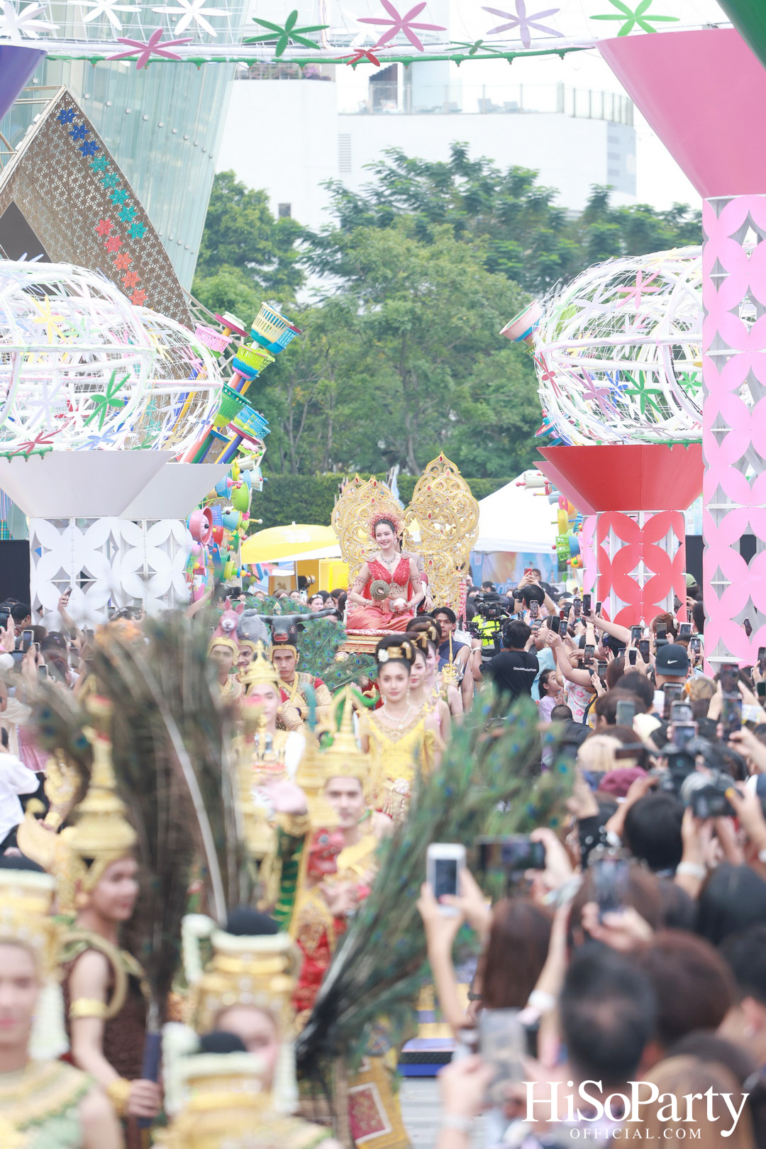 ‘ICONSIAM THAICONIC SONGKRAN CELEBRATION 2025’ สาดให้สนุก สุขให้สุด ณ ไอคอนสยาม วันที่ 10 – 16 เมษายน 2568