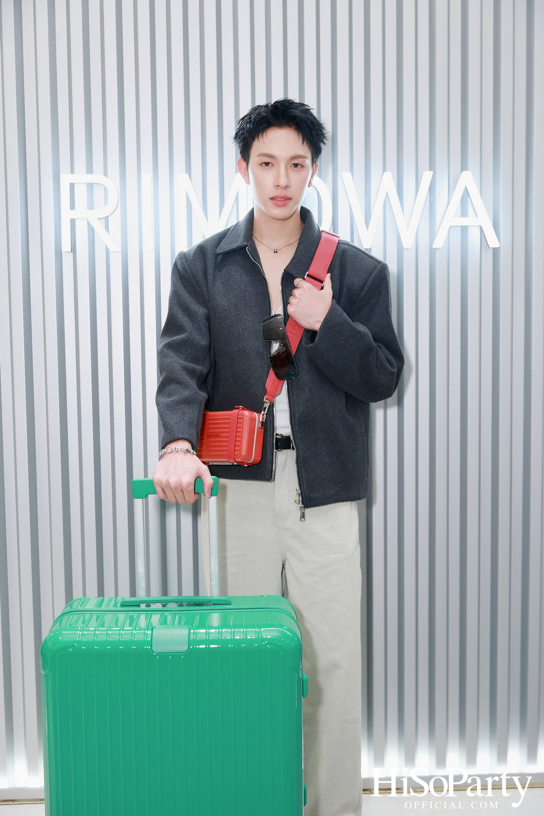 RIMOWA เปิดตัวเฉดสีใหม่ GRANADA & VERDE จากคอลเลกชัน Essential อย่างมีสไตล์ ณ สยามพารากอน