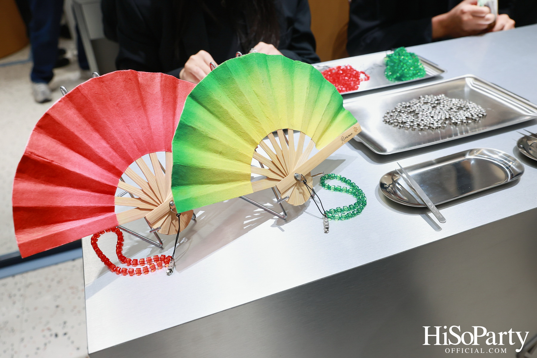 RIMOWA เปิดตัวเฉดสีใหม่ GRANADA & VERDE จากคอลเลกชัน Essential อย่างมีสไตล์ ณ สยามพารากอน