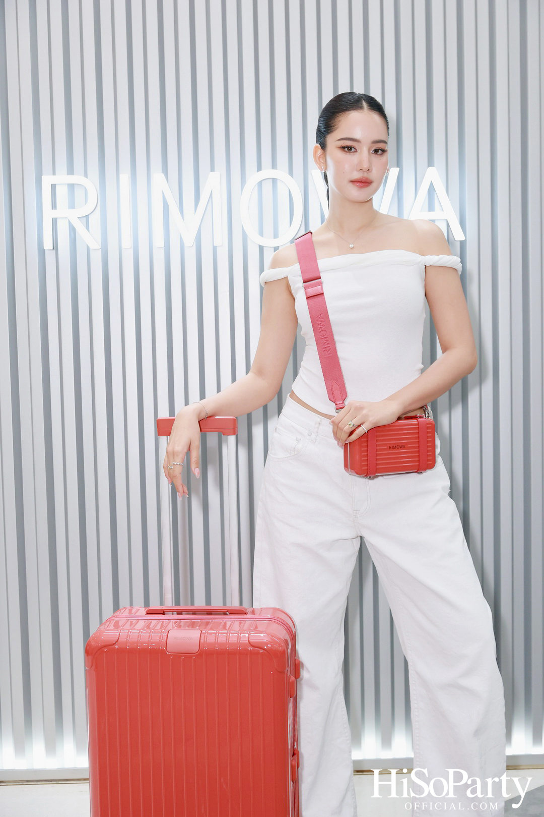 RIMOWA เปิดตัวเฉดสีใหม่ GRANADA & VERDE จากคอลเลกชัน Essential อย่างมีสไตล์ ณ สยามพารากอน
