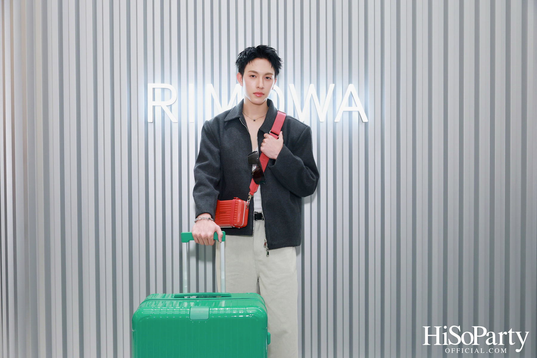 RIMOWA เปิดตัวเฉดสีใหม่ GRANADA & VERDE จากคอลเลกชัน Essential อย่างมีสไตล์ ณ สยามพารากอน