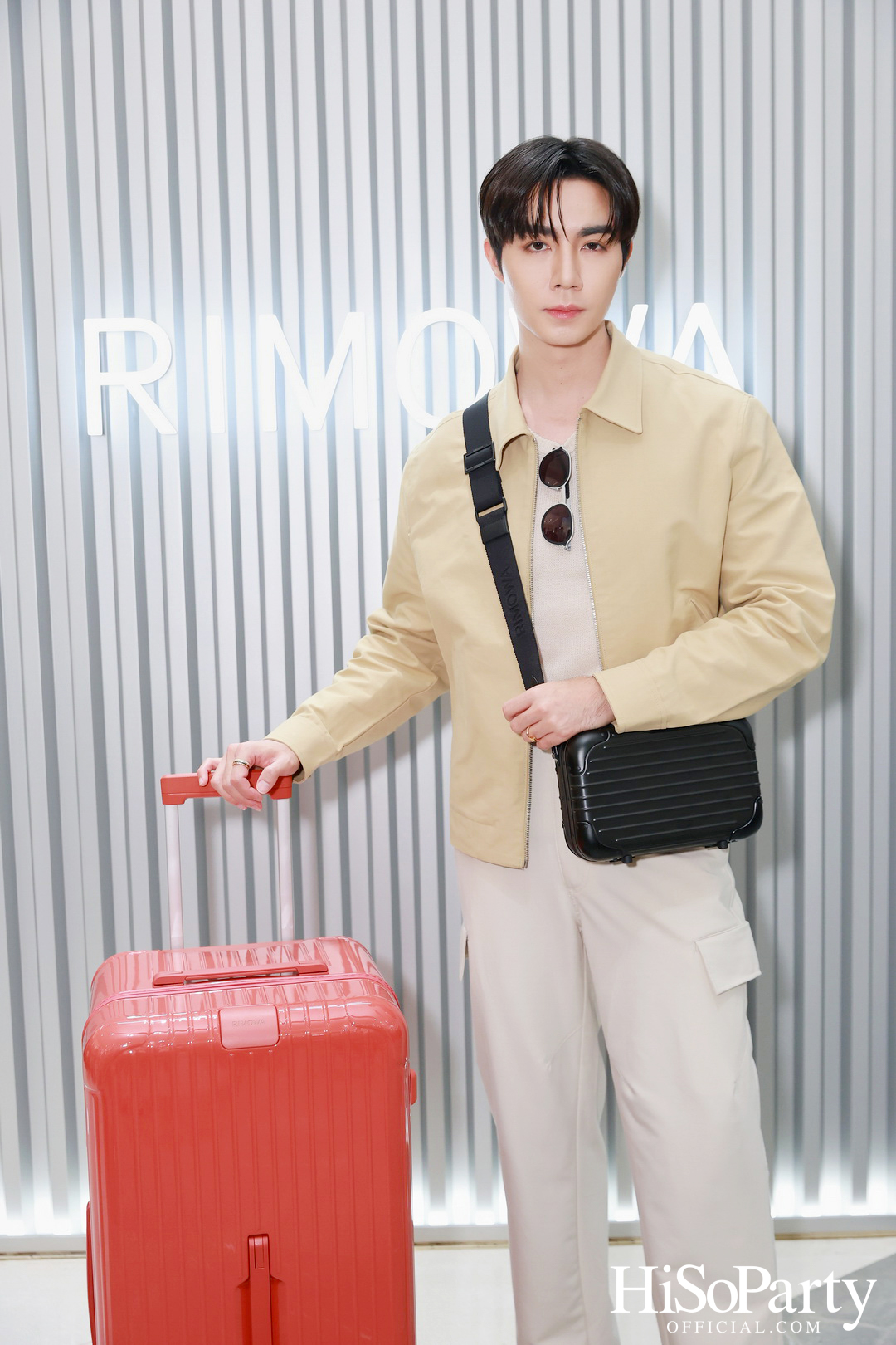 RIMOWA เปิดตัวเฉดสีใหม่ GRANADA & VERDE จากคอลเลกชัน Essential อย่างมีสไตล์ ณ สยามพารากอน