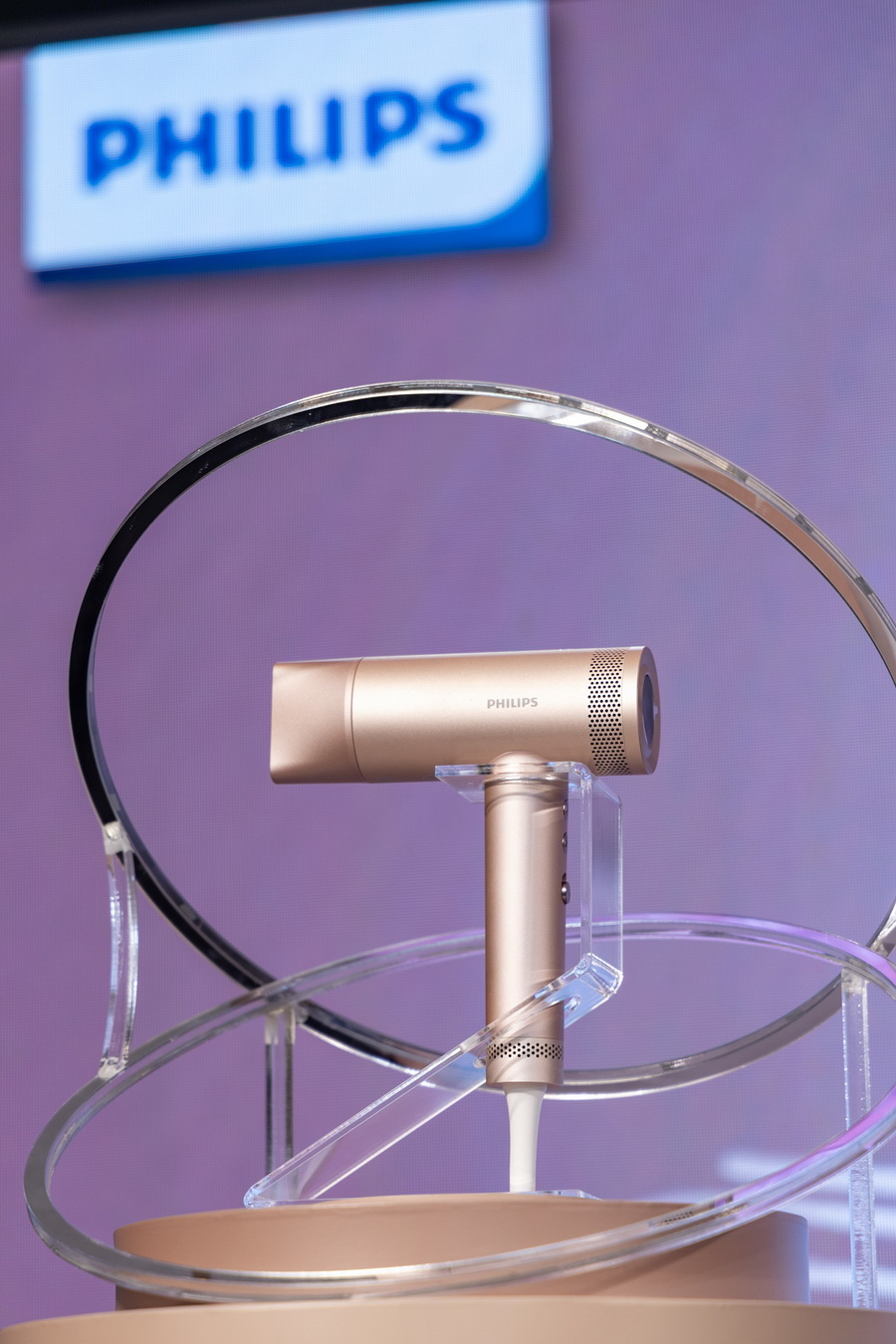 Philips เปิดตัว Philips Hair Dryer S8000 Series เป่าผมแห้งไวที่สุดใน 3 นาที พร้อมมอบประสบการณ์ถนอมเส้นผมสุดล้ำ