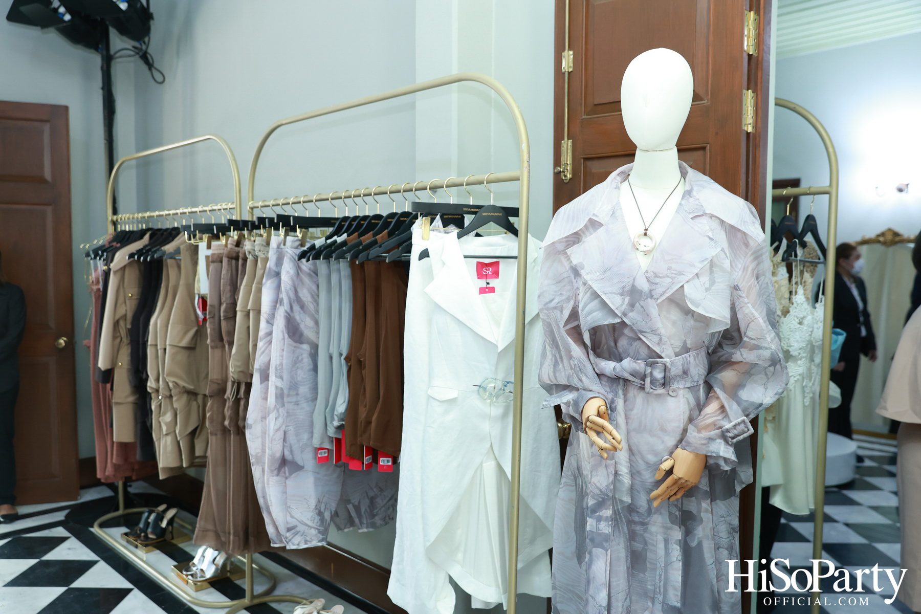 HiSoParty จัด Exclusive Event เชิญแขกคนพิเศษร่วมชมคอลเลกชันใหม่จากแบรนด์ SIRIVANNAVARI ณ บ้านเลขที่ 1