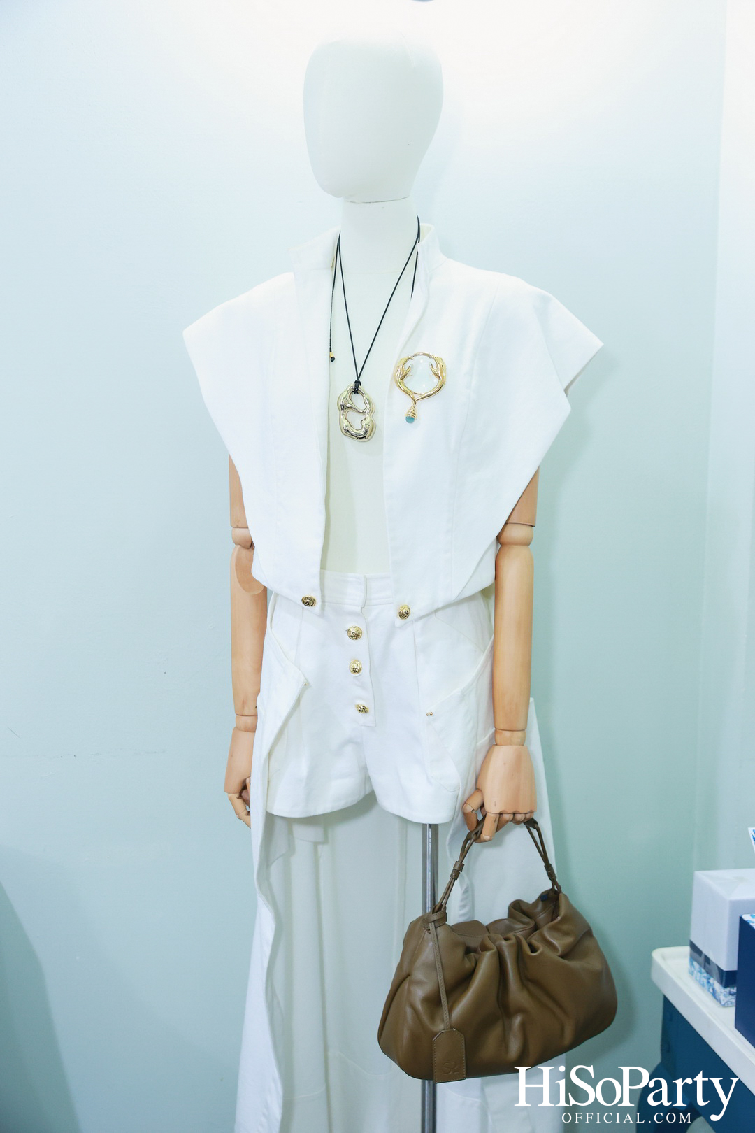 HiSoParty จัด Exclusive Event เชิญแขกคนพิเศษร่วมชมคอลเลกชันใหม่จากแบรนด์ SIRIVANNAVARI ณ บ้านเลขที่ 1