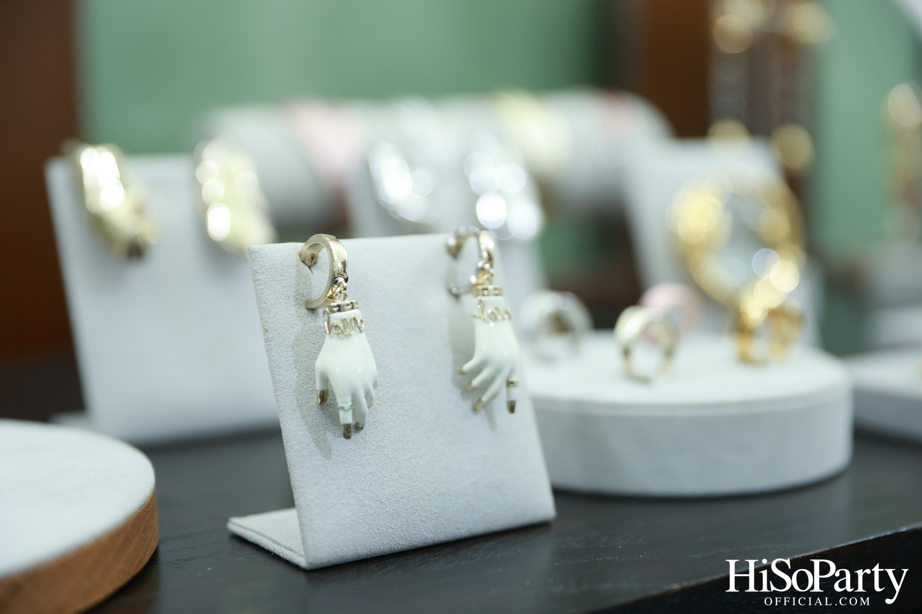 HiSoParty จัด Exclusive Event เชิญแขกคนพิเศษร่วมชมคอลเลกชันใหม่จากแบรนด์ SIRIVANNAVARI ณ บ้านเลขที่ 1