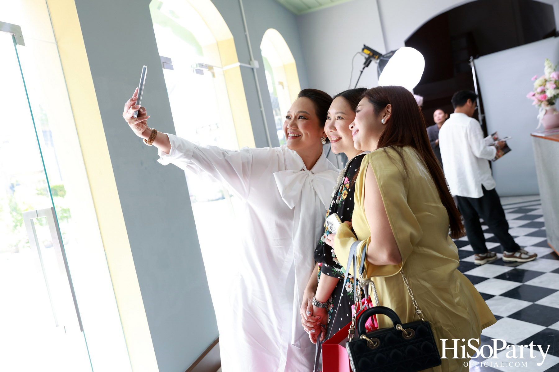 HiSoParty จัด Exclusive Event เชิญแขกคนพิเศษร่วมชมคอลเลกชันใหม่จากแบรนด์ SIRIVANNAVARI ณ บ้านเลขที่ 1