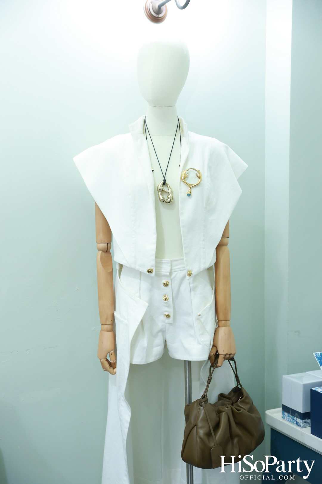 HiSoParty จัด Exclusive Event เชิญแขกคนพิเศษร่วมชมคอลเลกชันใหม่จากแบรนด์ SIRIVANNAVARI ณ บ้านเลขที่ 1