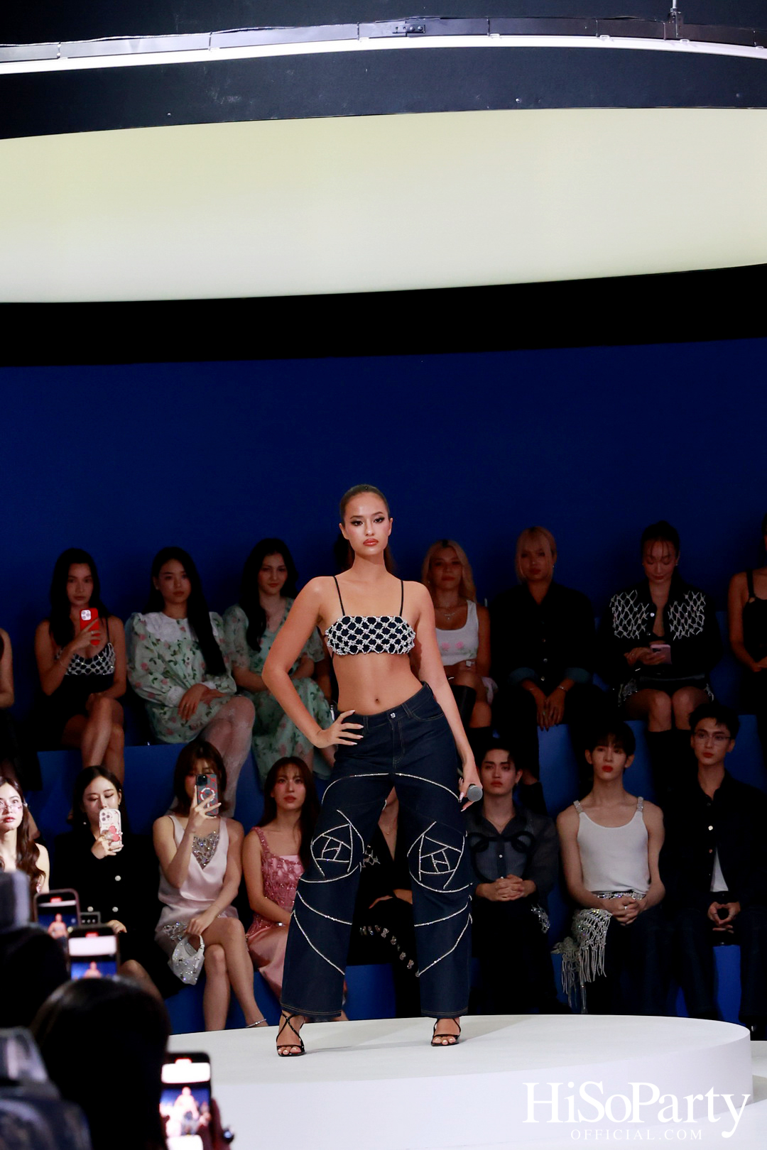 DISAYA X JAMYJAMESS Powered by Mercedes-Benz