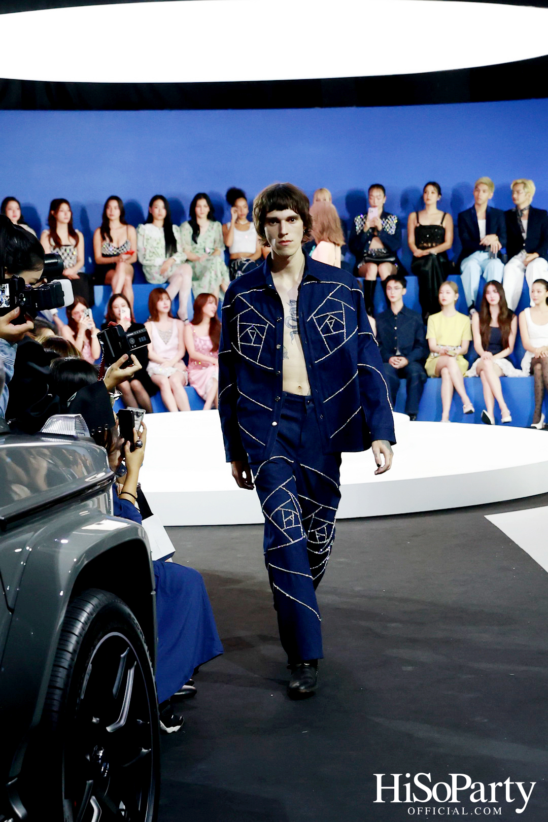 DISAYA X JAMYJAMESS Powered by Mercedes-Benz