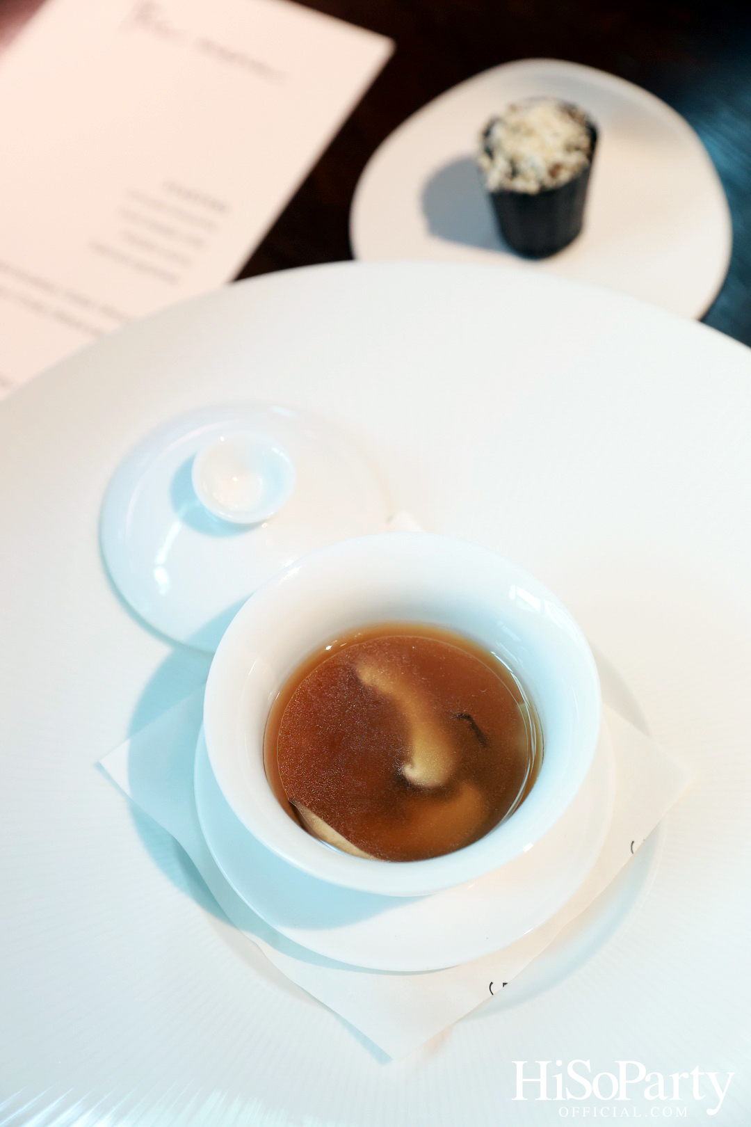 MJets เปิดตัวเมนูอาหารบนเครื่องบินสุดพิเศษ ‘ODE TO CULINARY JOURNEY’ โดย ‘เชฟแพม - พิชญา สุนทรญาณกิจ’