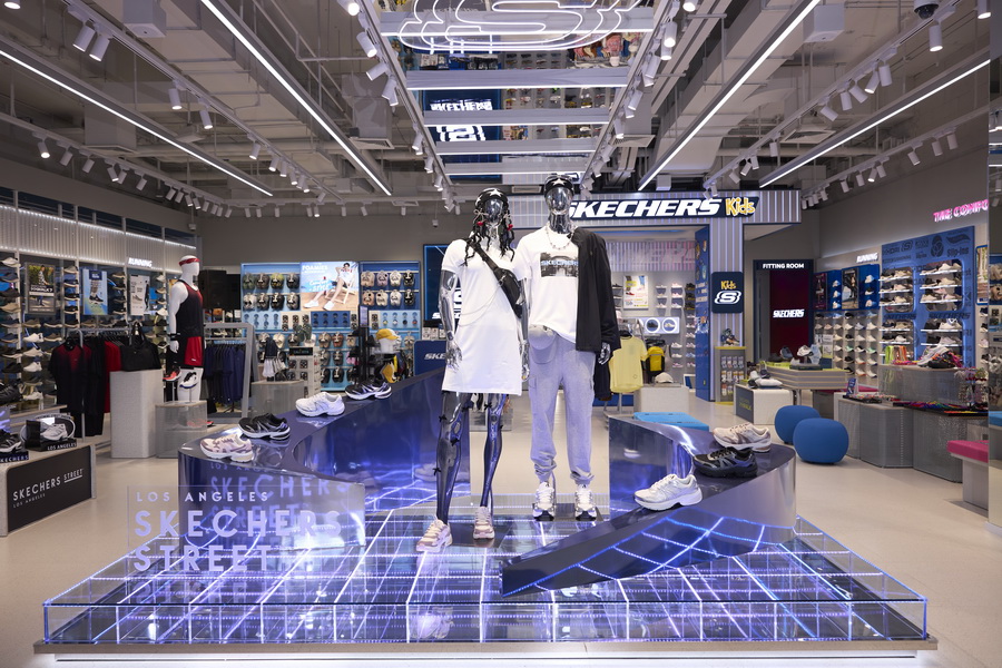 SKECHERS เปิดสโตร์ใหม่สุดล้ำที่ MegaBangna พร้อมเผยโฉมคอลเลกชัน Skechers Street™ Shadow สไตล์สตรีทแฟชั่นยุค Y2K