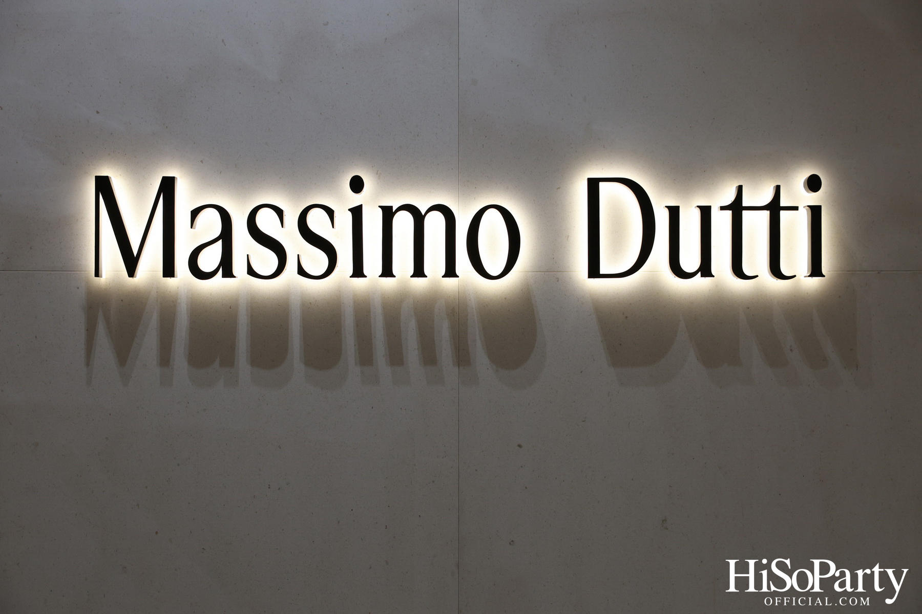 Massimo Dutti เปิดแฟลกชิพสโตร์โฉมใหม่ ณ สยามพารากอน พร้อมจัดแสดงงานศิลปะจากโครงการ Art in Progress