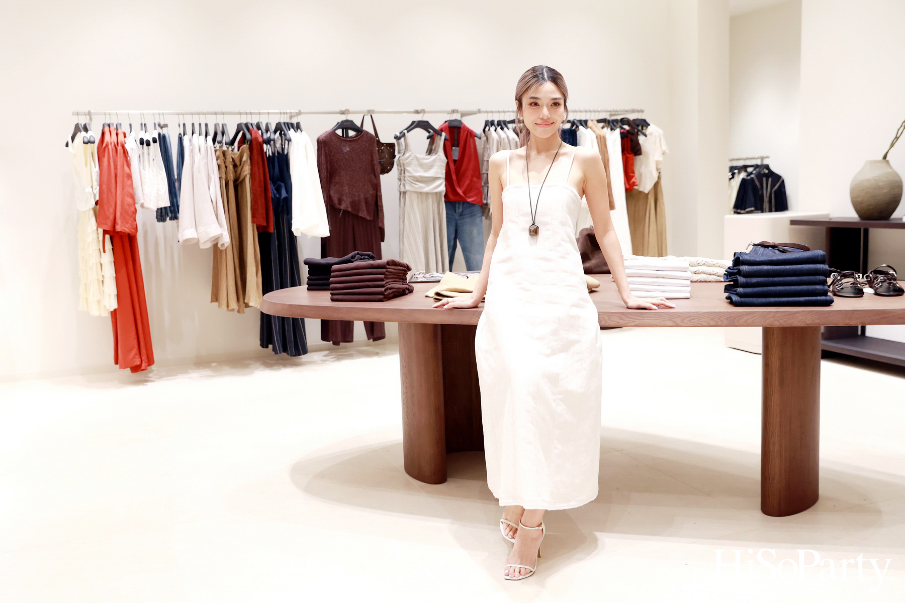 Massimo Dutti เปิดแฟลกชิพสโตร์โฉมใหม่ ณ สยามพารากอน พร้อมจัดแสดงงานศิลปะจากโครงการ Art in Progress