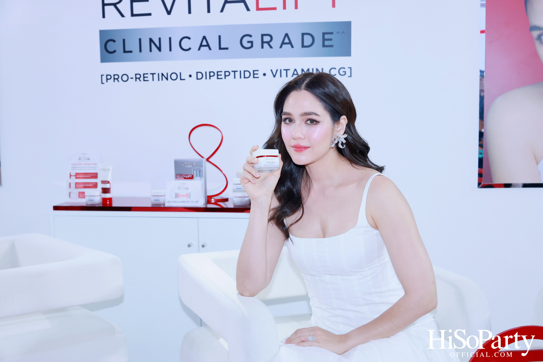 L’Oréal Paris ชวนคนดังพิสูจน์นวัตกรรมระดับคลินิก พร้อมเปิดตัว ‘มาดามแป้ง’ ในฐานะ New Face of L’Oréal Paris Revitalift อย่างเป็นทางการ