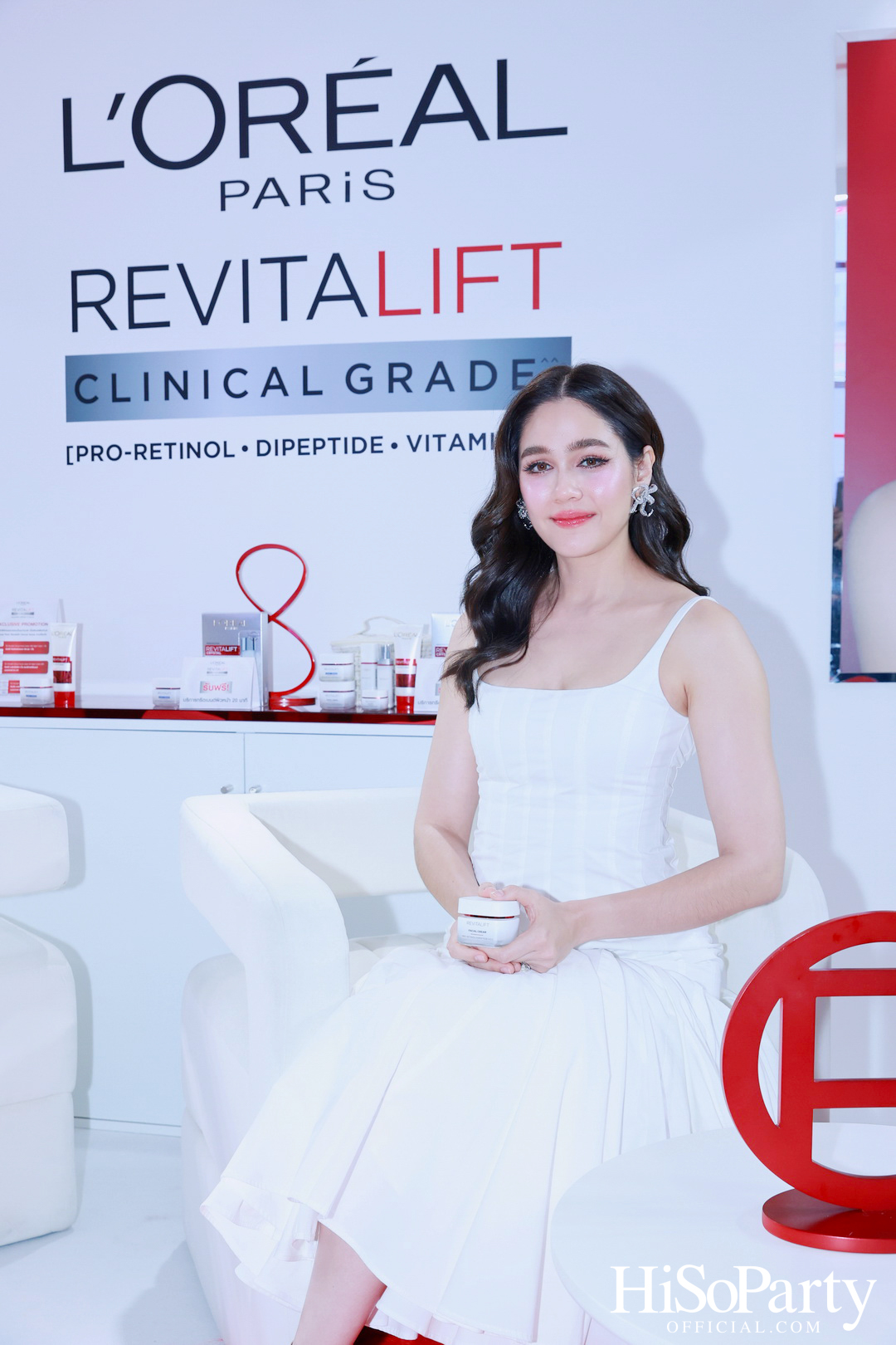 L’Oréal Paris ชวนคนดังพิสูจน์นวัตกรรมระดับคลินิก พร้อมเปิดตัว ‘มาดามแป้ง’ ในฐานะ New Face of L’Oréal Paris Revitalift อย่างเป็นทางการ