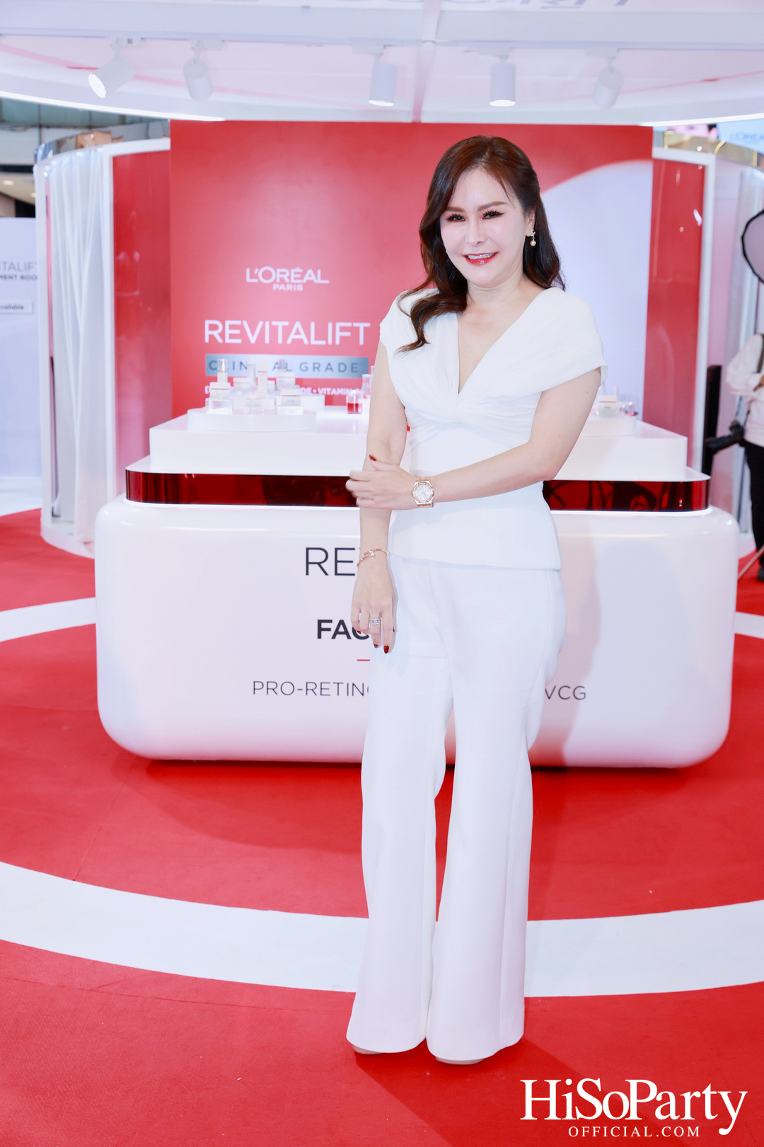 L’Oréal Paris ชวนคนดังพิสูจน์นวัตกรรมระดับคลินิก พร้อมเปิดตัว ‘มาดามแป้ง’ ในฐานะ New Face of L’Oréal Paris Revitalift อย่างเป็นทางการ