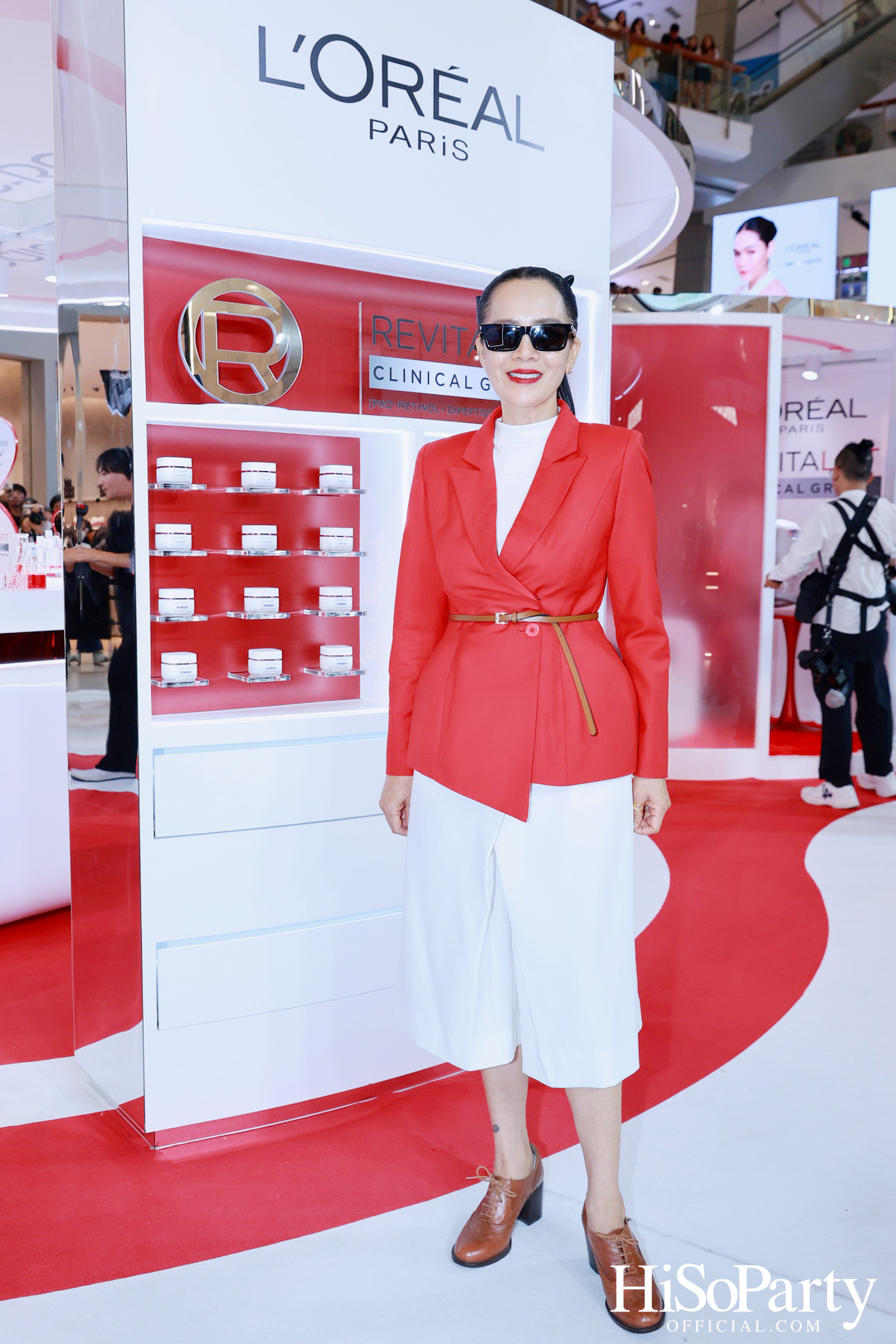 L’Oréal Paris ชวนคนดังพิสูจน์นวัตกรรมระดับคลินิก พร้อมเปิดตัว ‘มาดามแป้ง’ ในฐานะ New Face of L’Oréal Paris Revitalift อย่างเป็นทางการ