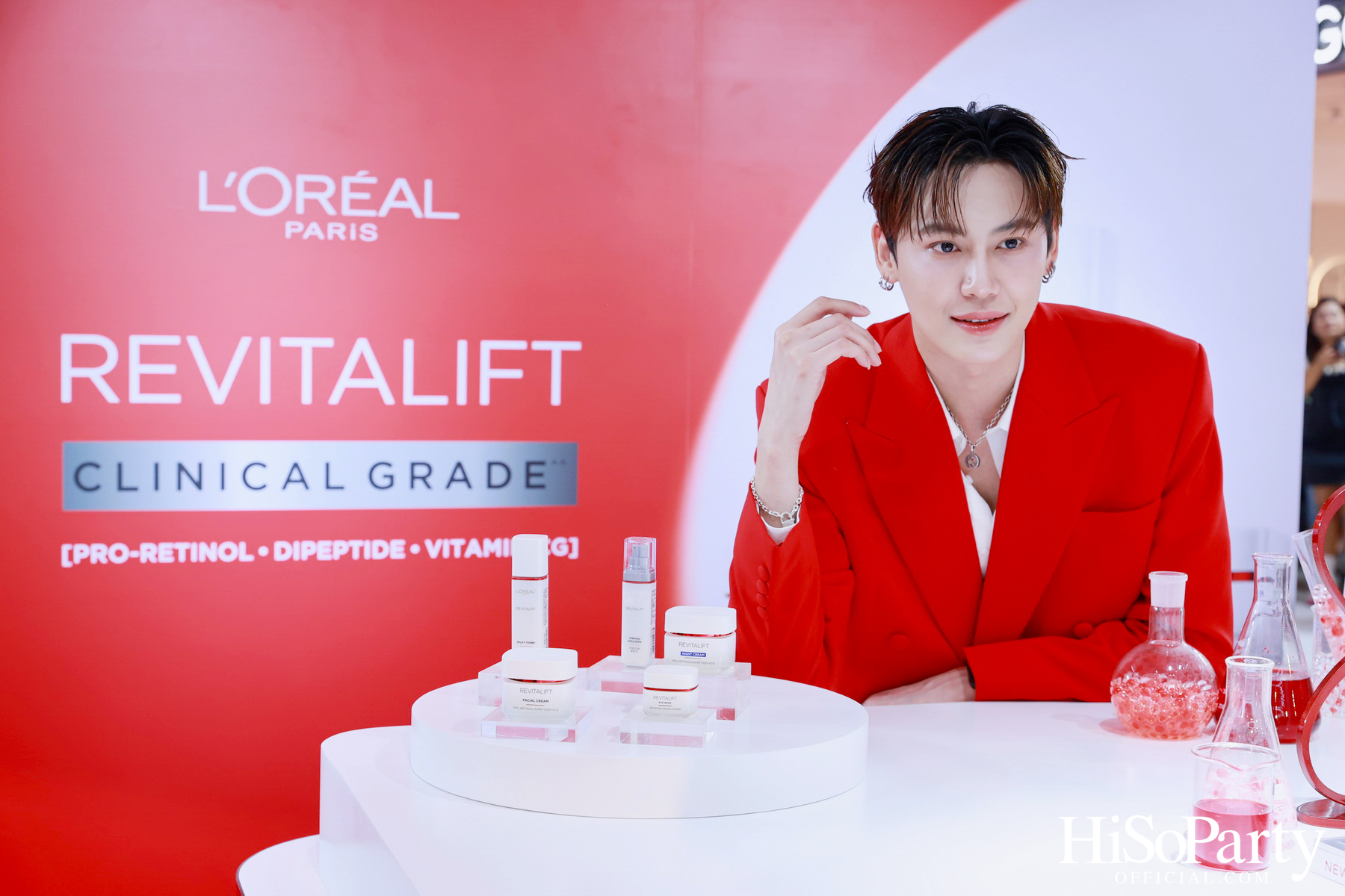 L’Oréal Paris ชวนคนดังพิสูจน์นวัตกรรมระดับคลินิก พร้อมเปิดตัว ‘มาดามแป้ง’ ในฐานะ New Face of L’Oréal Paris Revitalift อย่างเป็นทางการ