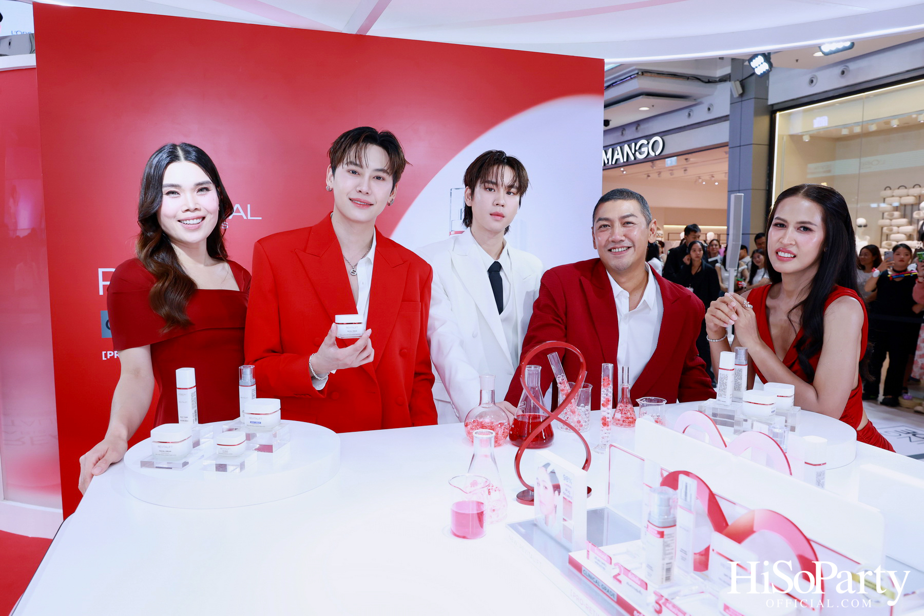 L’Oréal Paris ชวนคนดังพิสูจน์นวัตกรรมระดับคลินิก พร้อมเปิดตัว ‘มาดามแป้ง’ ในฐานะ New Face of L’Oréal Paris Revitalift อย่างเป็นทางการ