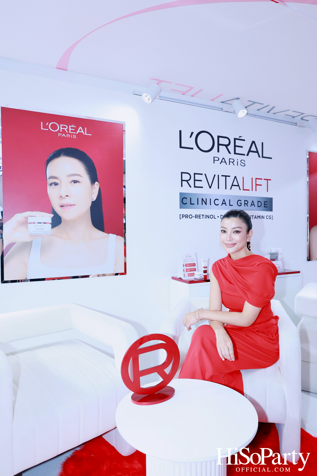 L’Oréal Paris ชวนคนดังพิสูจน์นวัตกรรมระดับคลินิก พร้อมเปิดตัว ‘มาดามแป้ง’ ในฐานะ New Face of L’Oréal Paris Revitalift อย่างเป็นทางการ