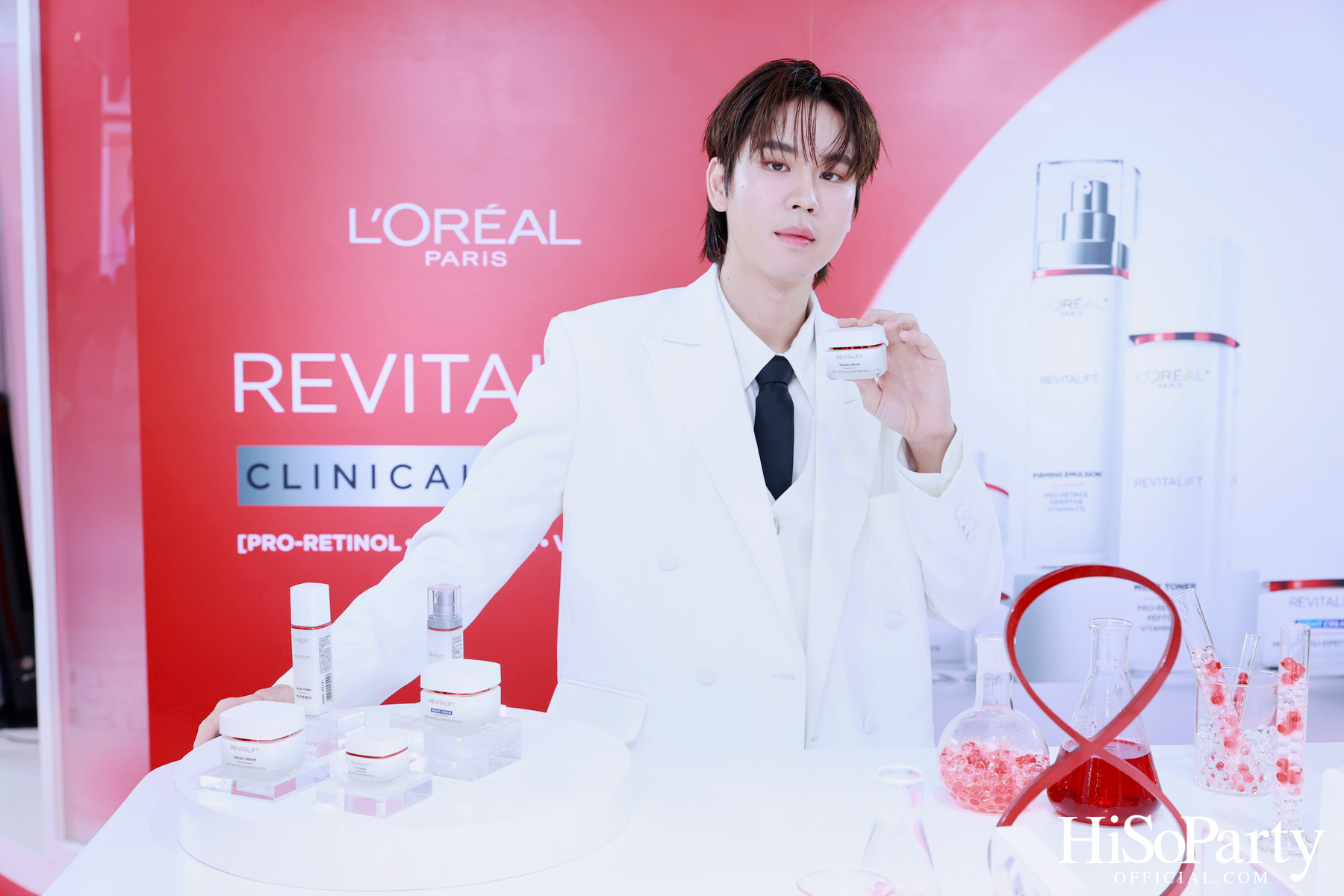 L’Oréal Paris ชวนคนดังพิสูจน์นวัตกรรมระดับคลินิก พร้อมเปิดตัว ‘มาดามแป้ง’ ในฐานะ New Face of L’Oréal Paris Revitalift อย่างเป็นทางการ