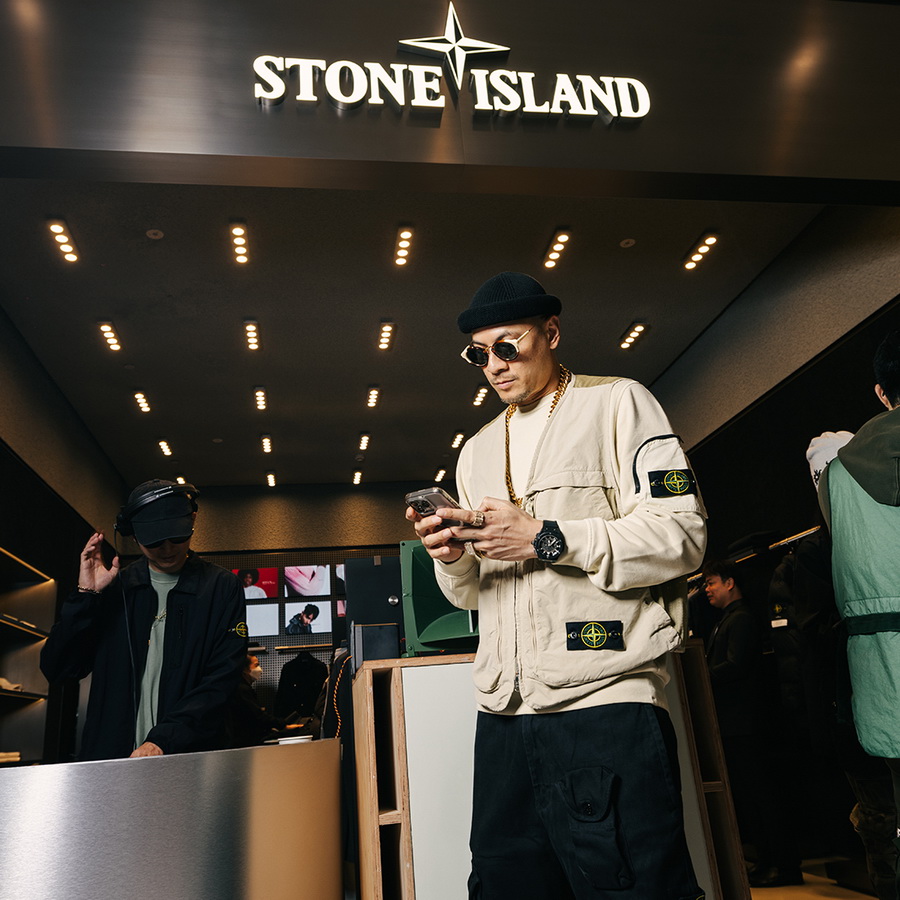 STONE ISLAND แห่งแรกในประเทศไทย ณ คิง เพาเวอร์ รางน้ำ